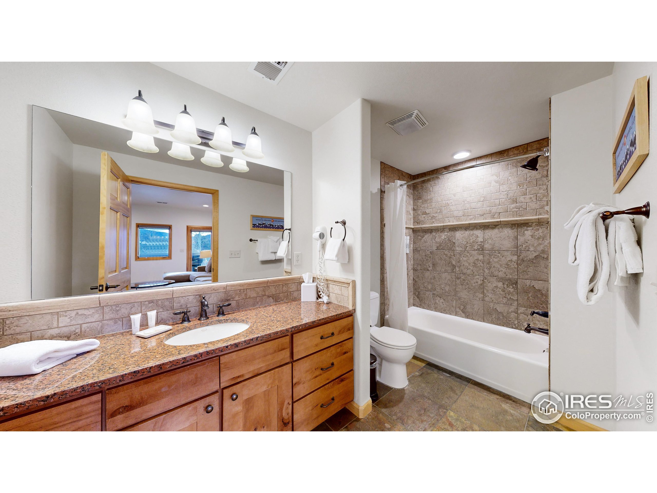 412 Overlook Ct