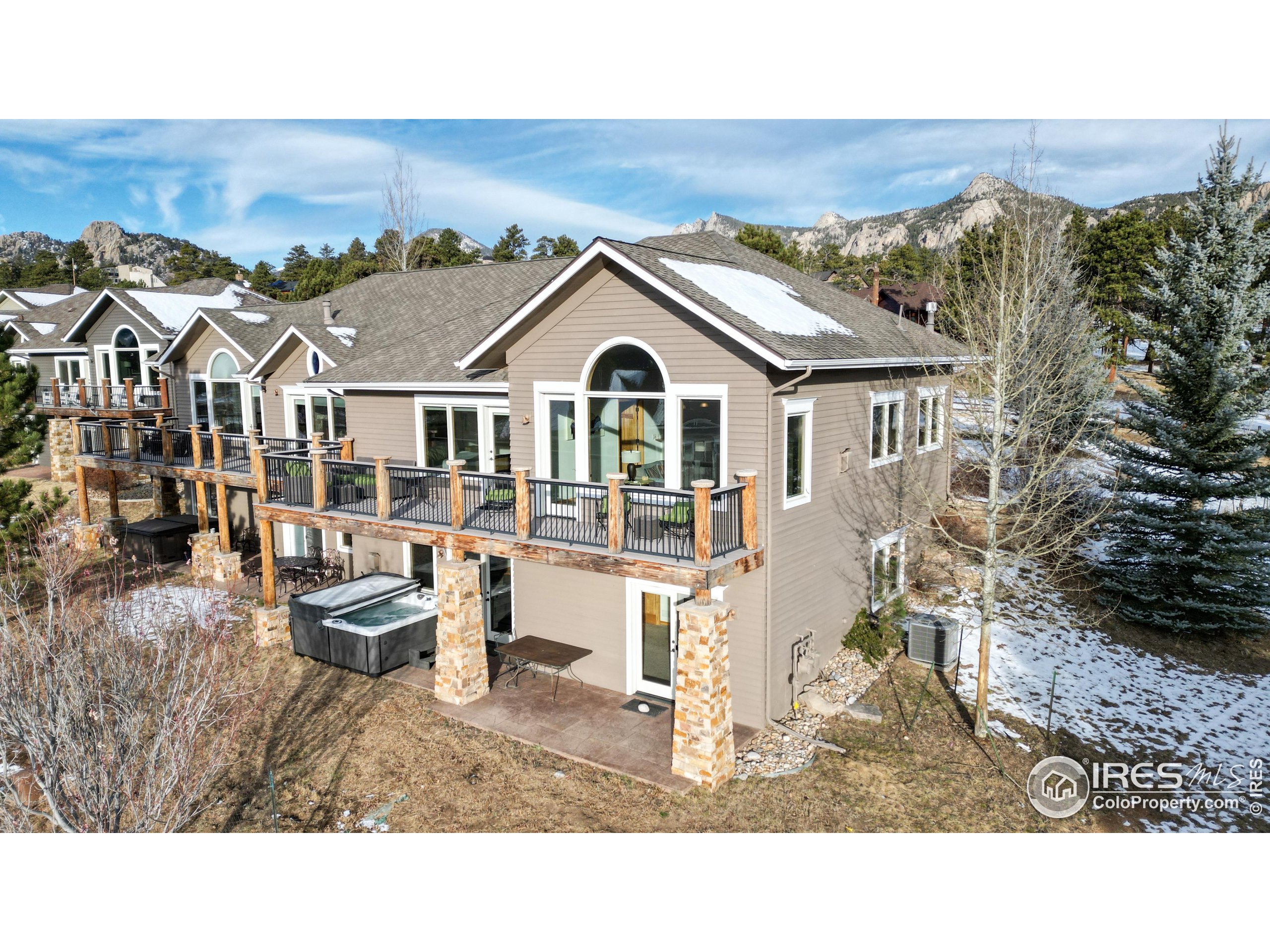 412 Overlook Ct