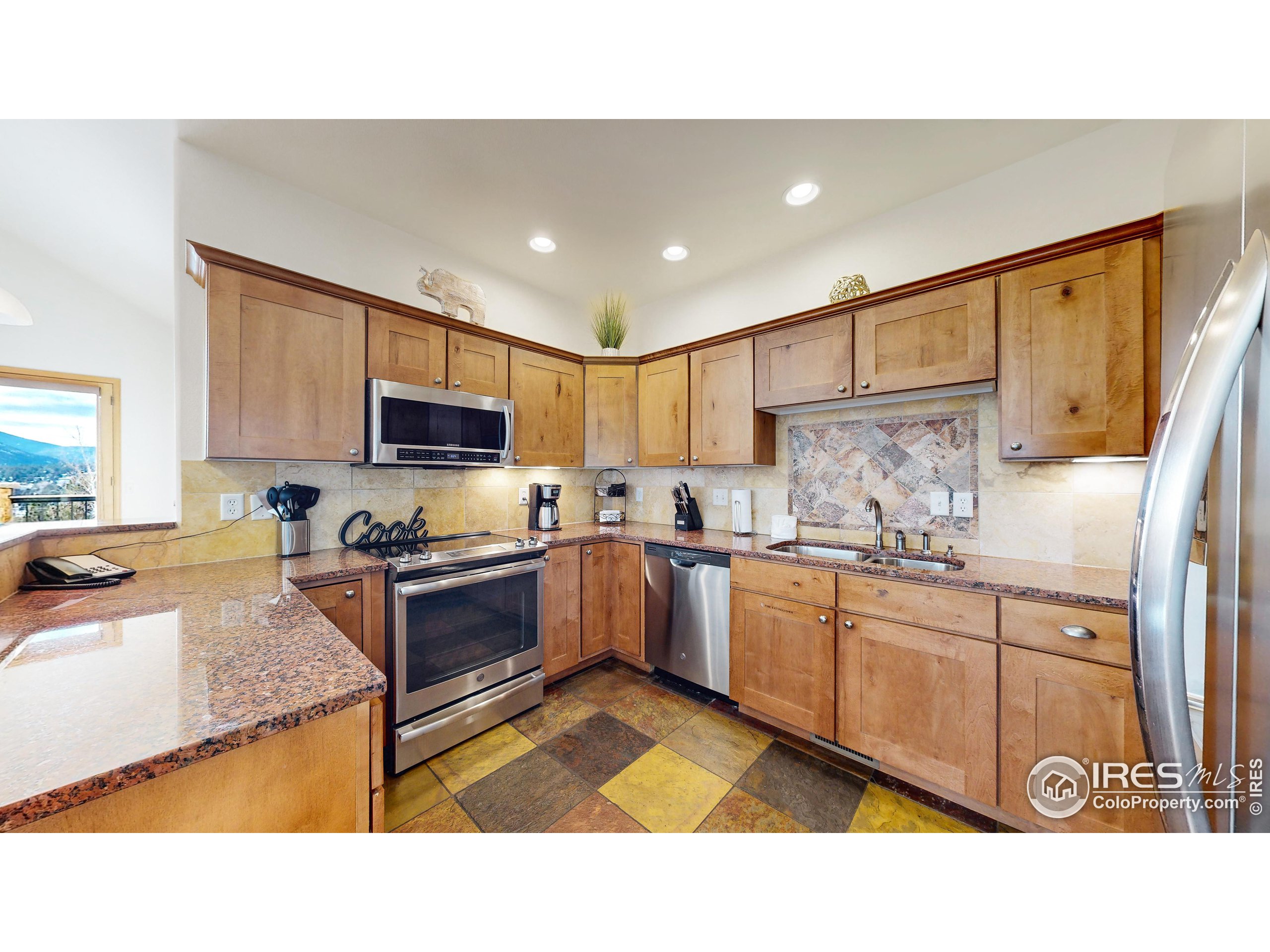 412 Overlook Ct