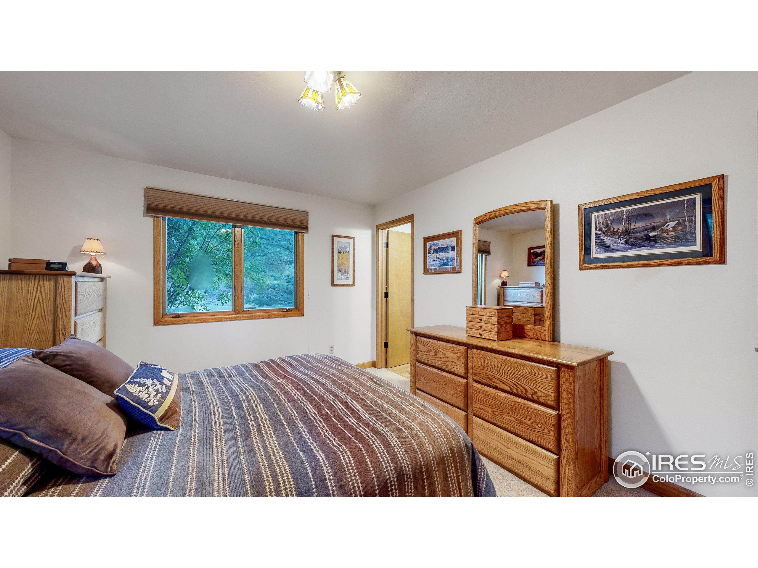 734 Meadowview Dr