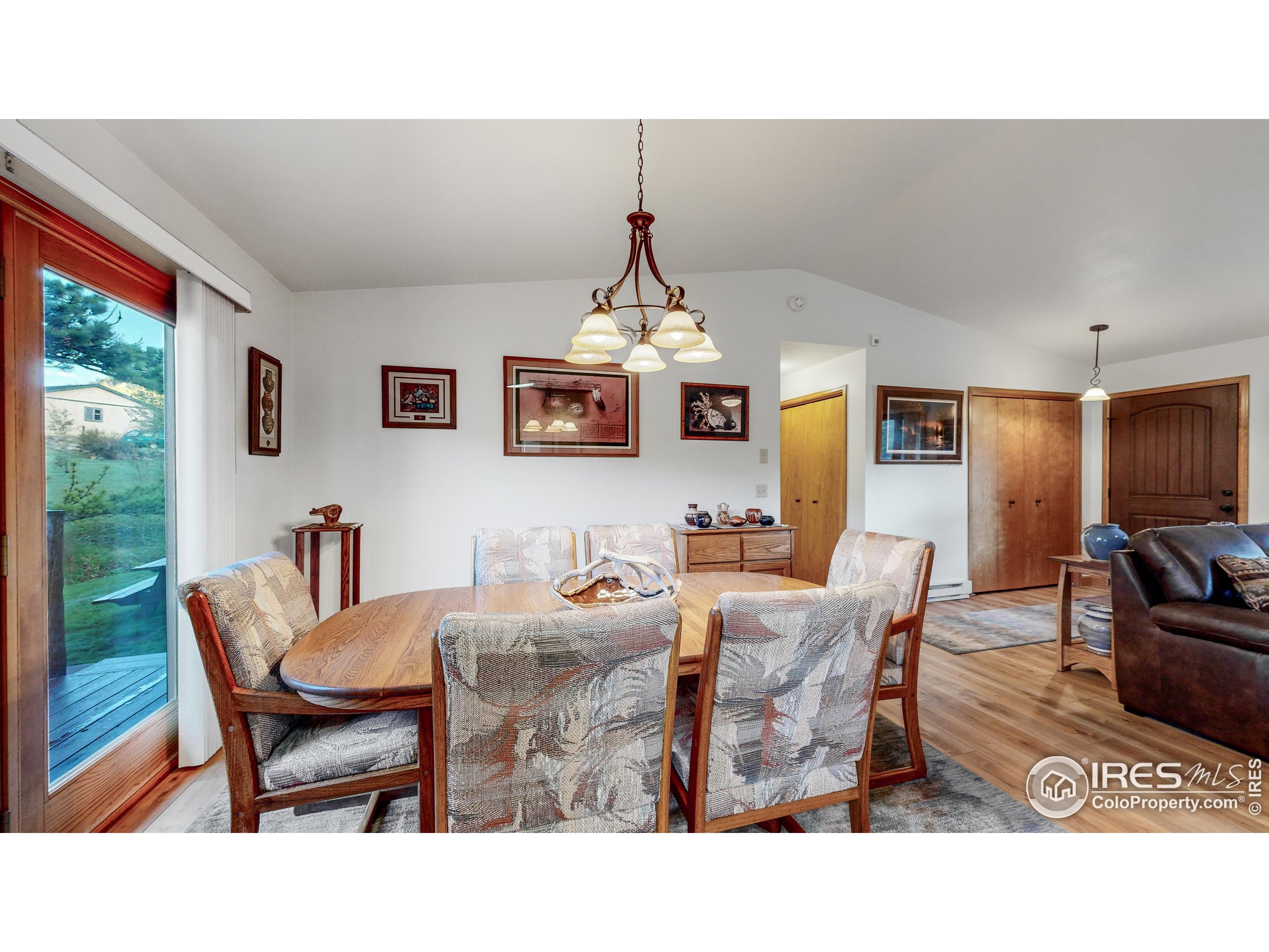 734 Meadowview Dr