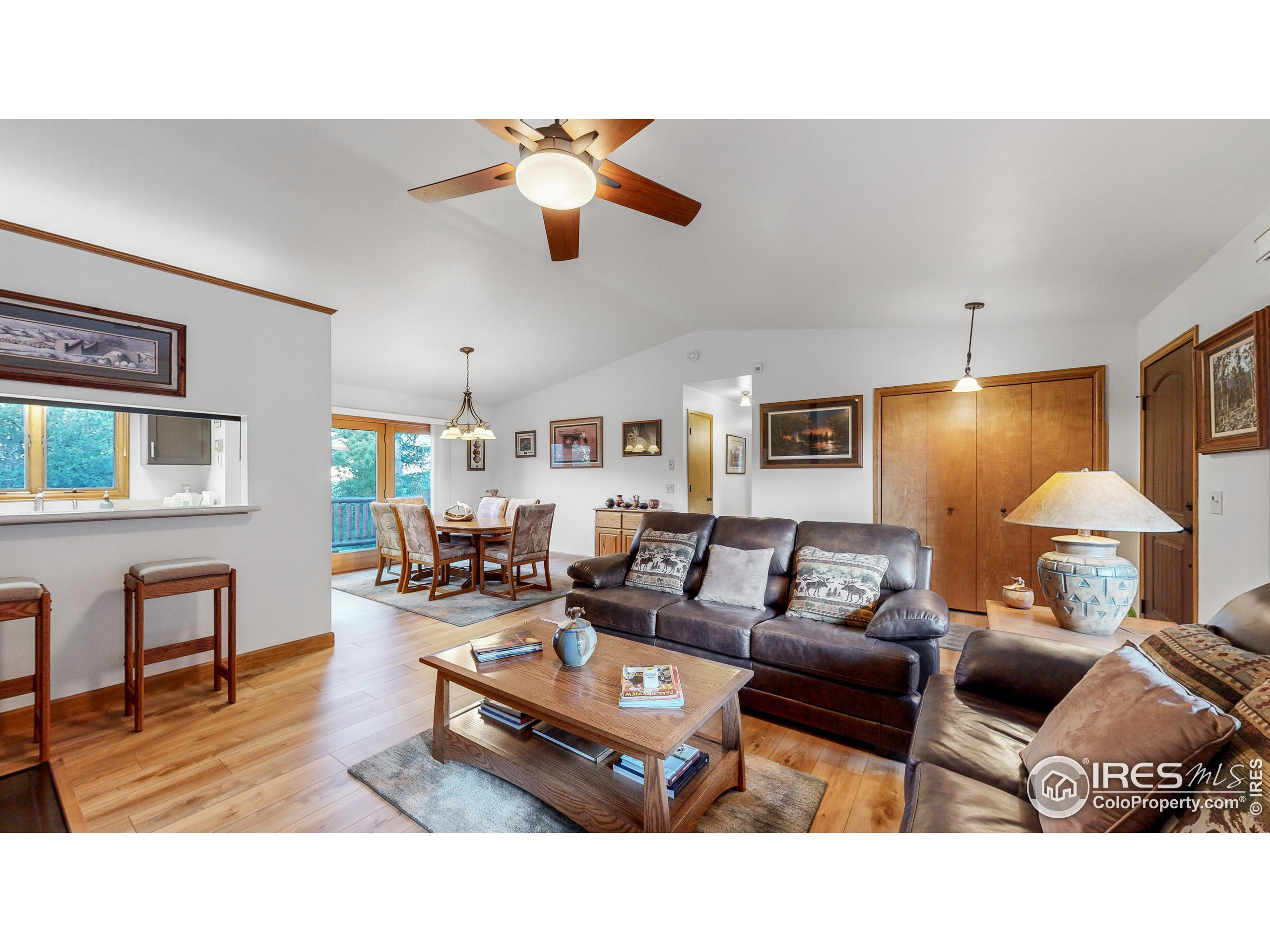 734 Meadowview Dr