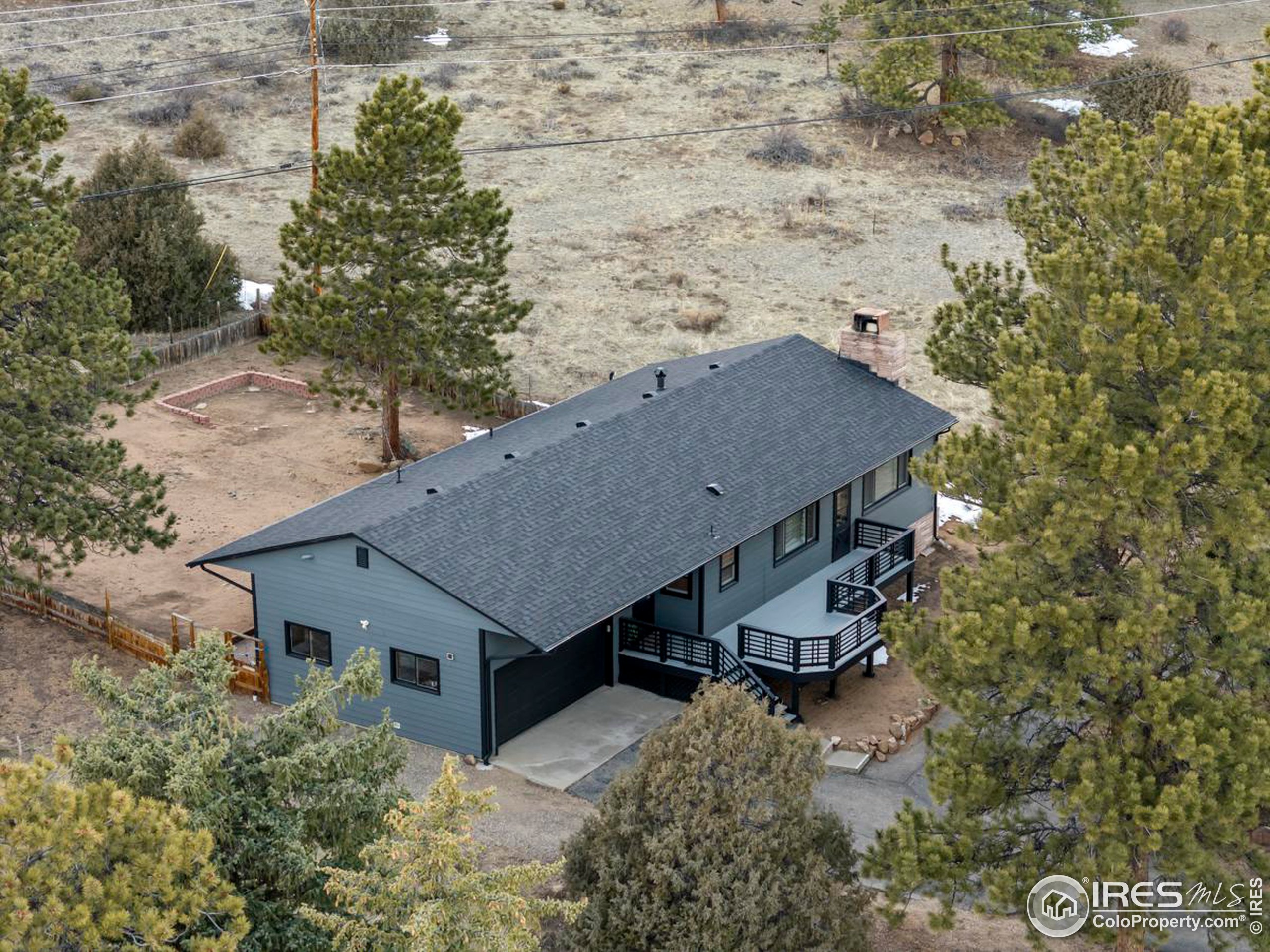 1043 Lexington Ln
