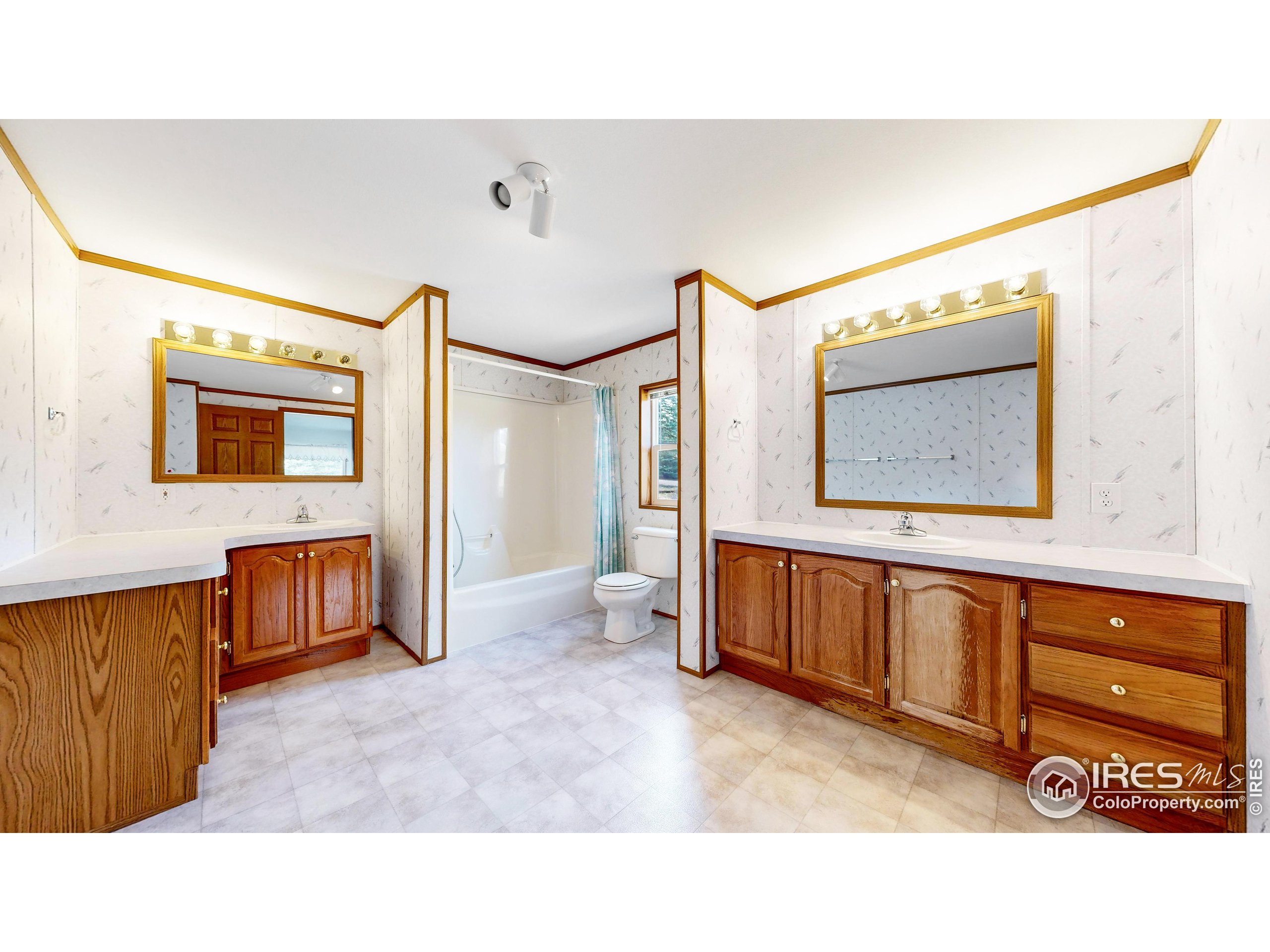 575 Chapin Ln