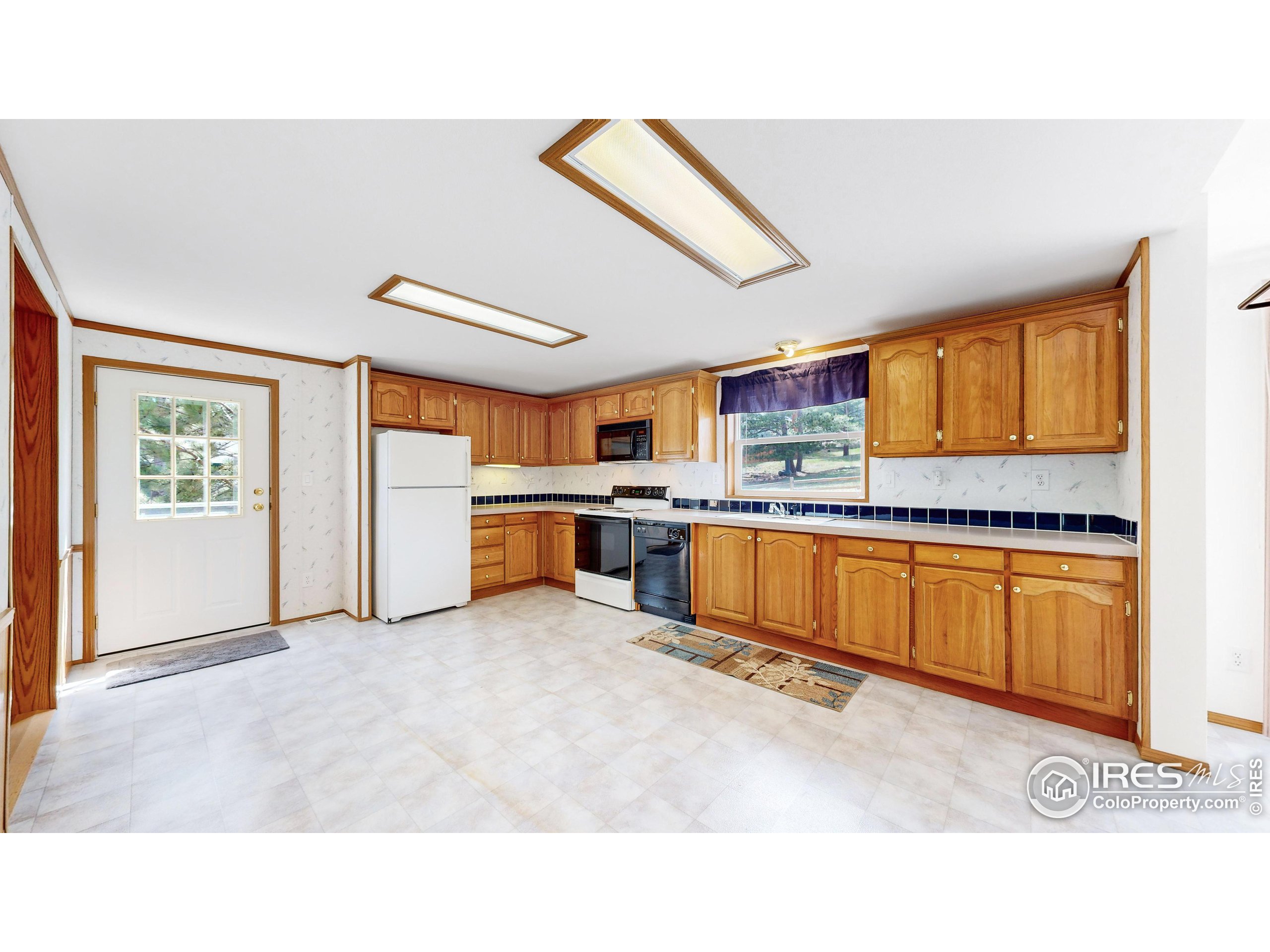 575 Chapin Ln