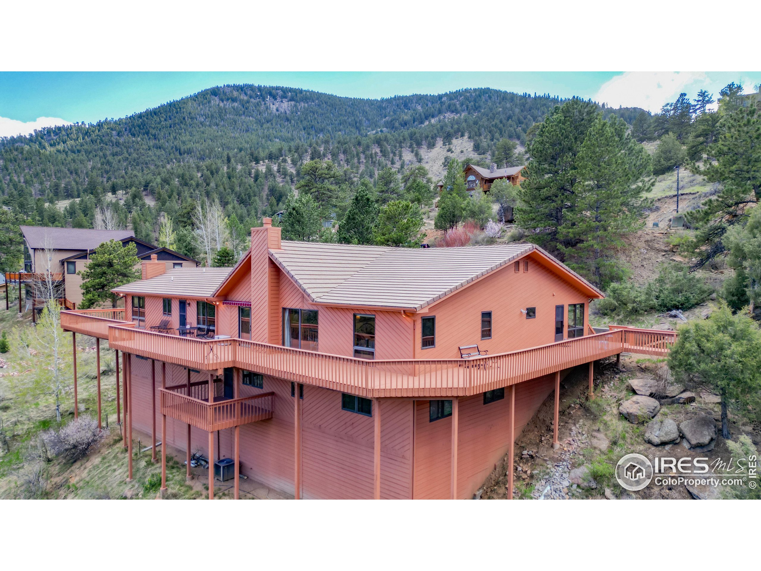 1089 Fall River Ct