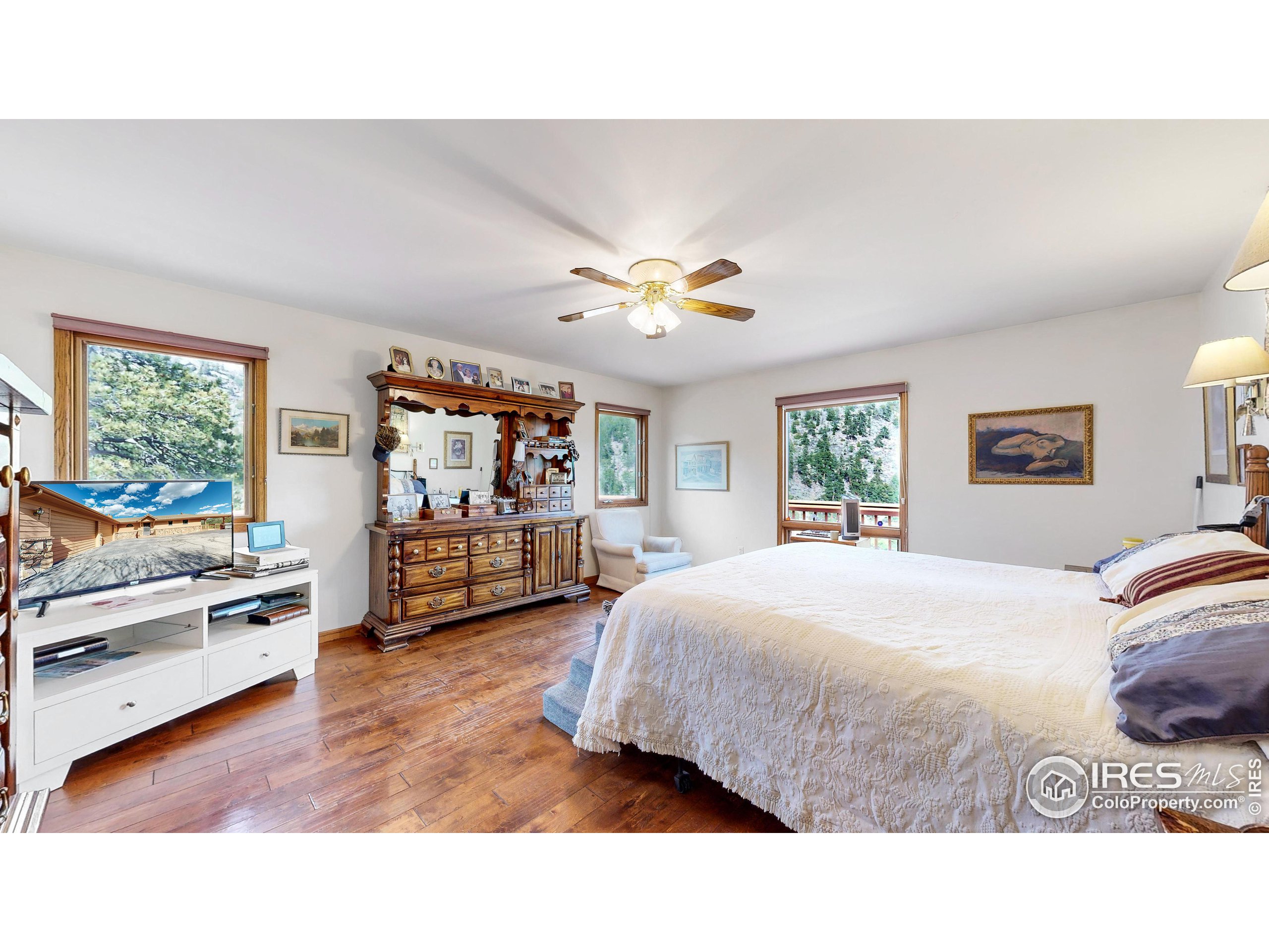 1089 Fall River Ct
