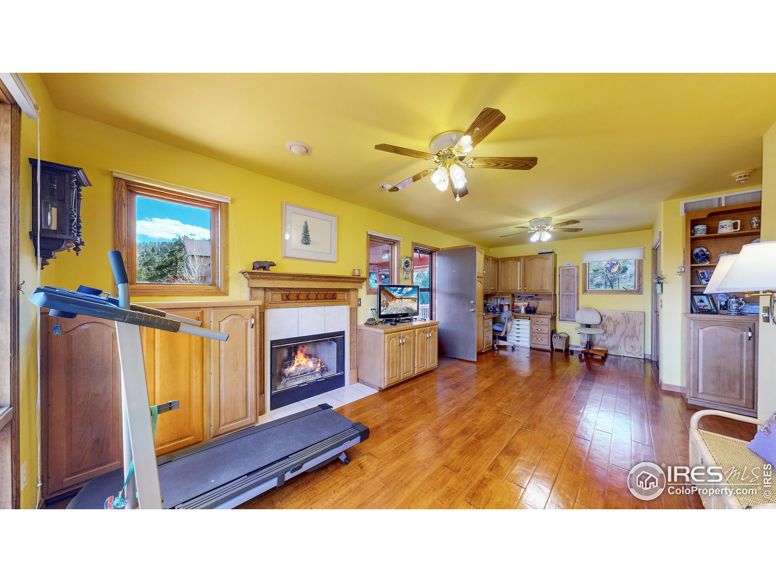 1089 Fall River Ct