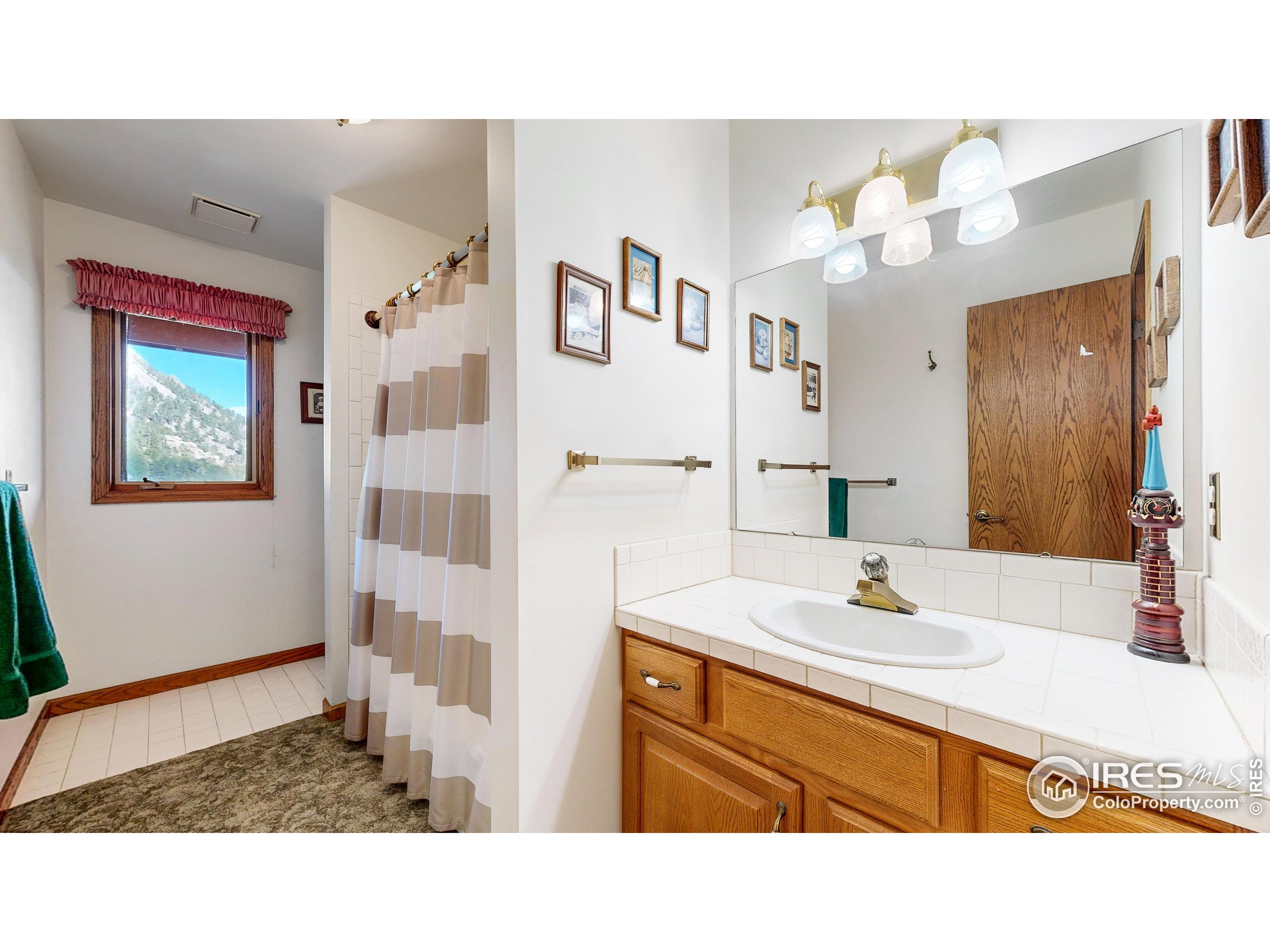 1089 Fall River Ct