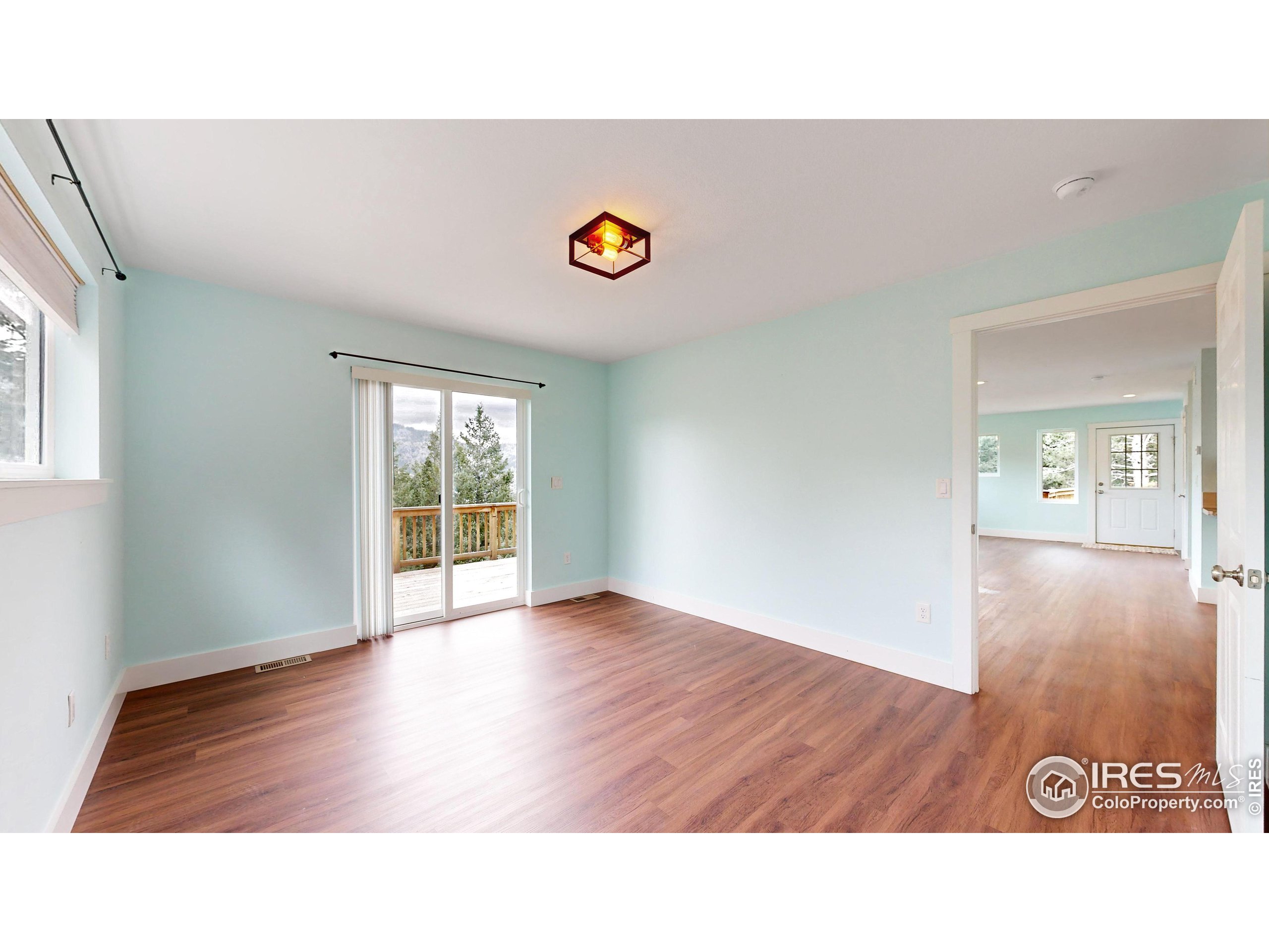 922 Easton Rd