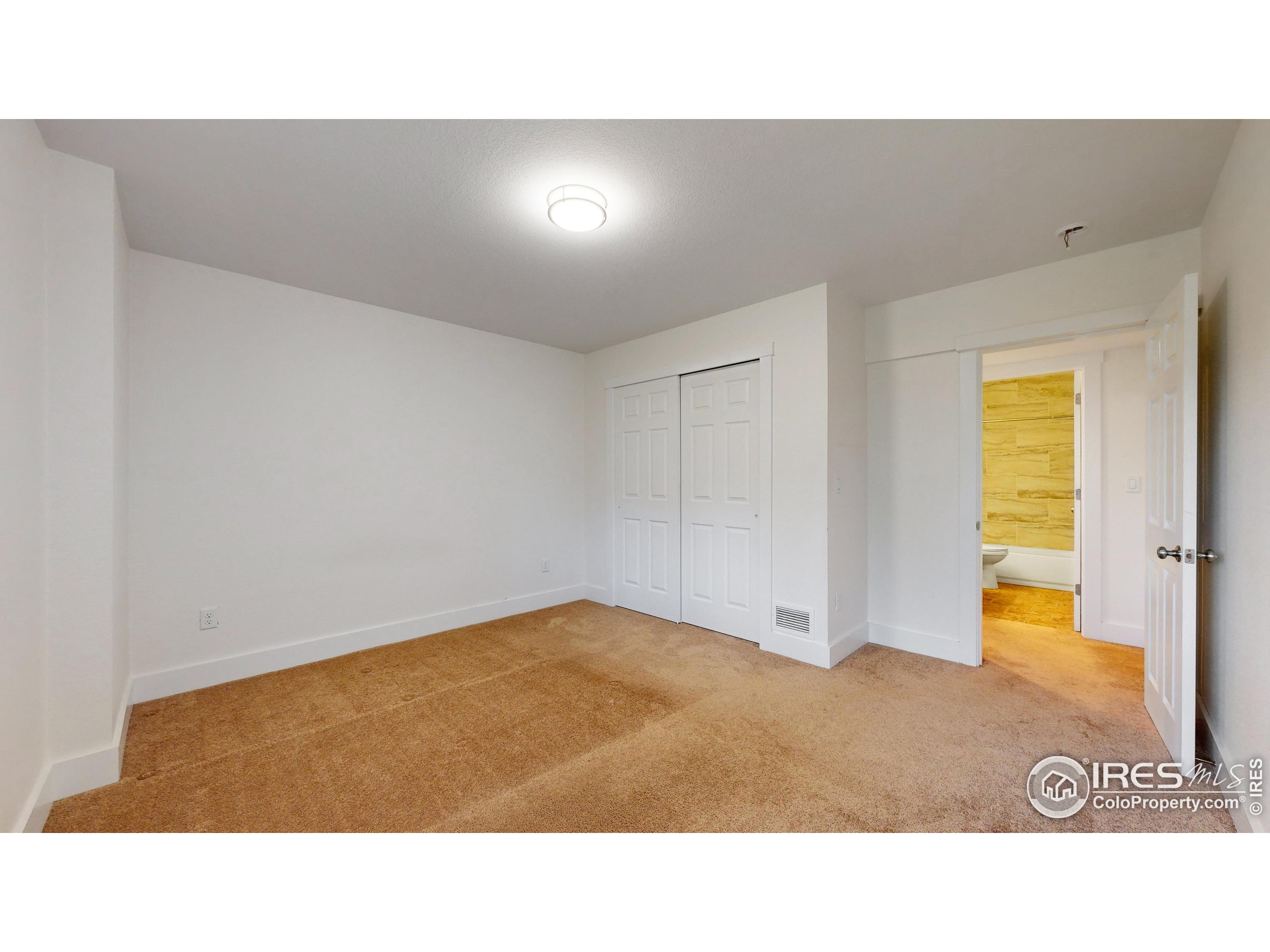 922 Easton Rd