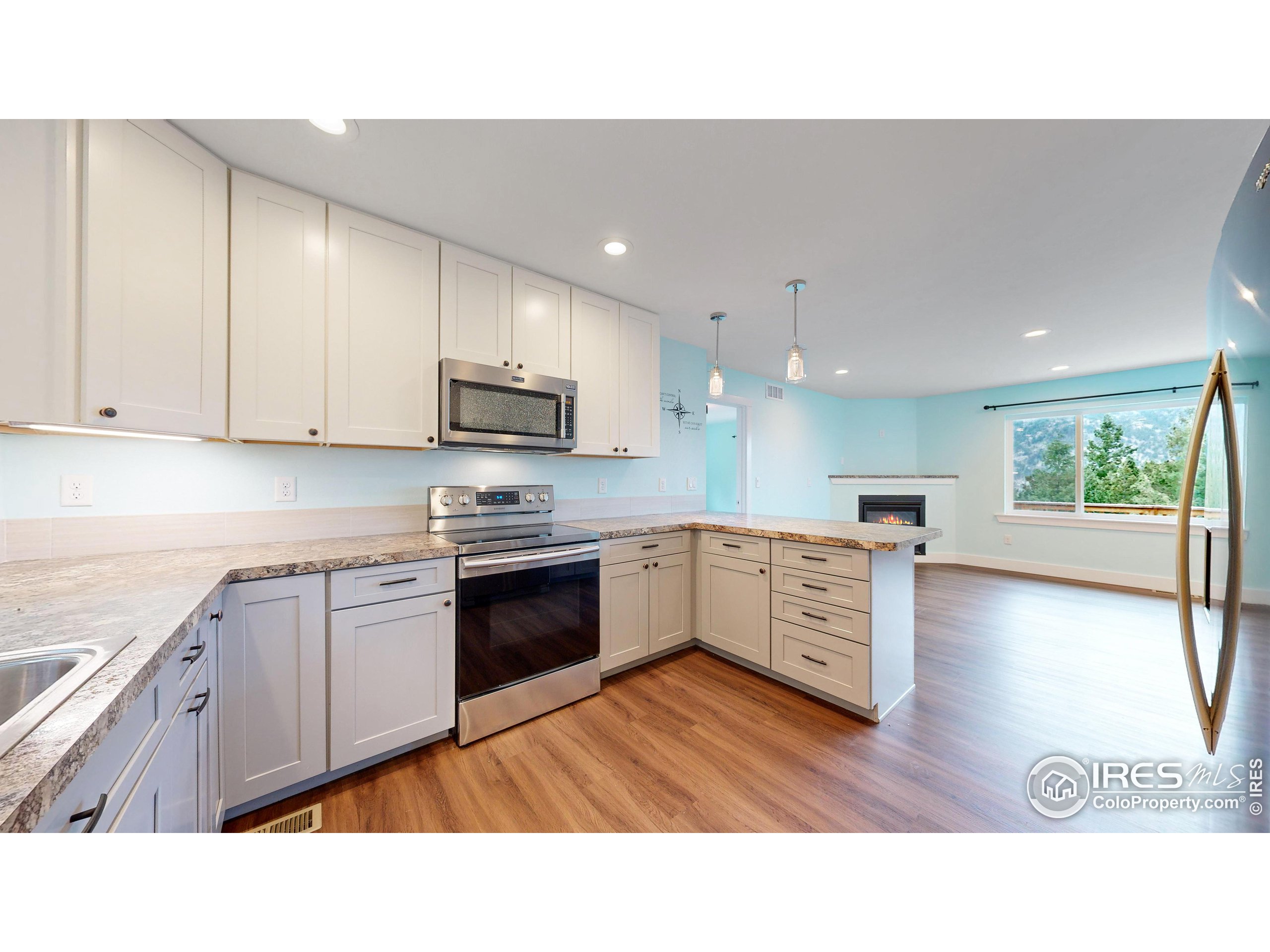 922 Easton Rd