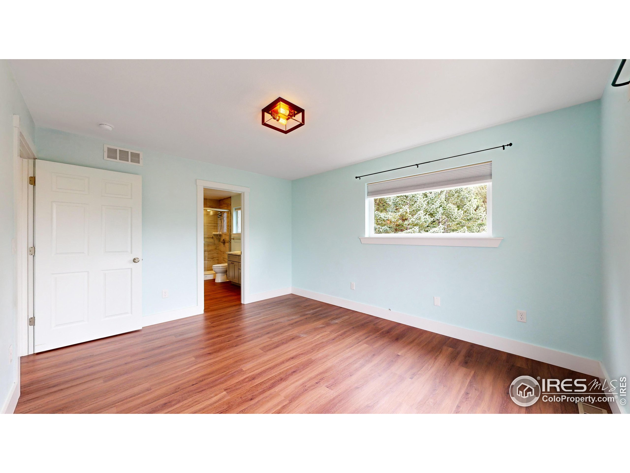 922 Easton Rd