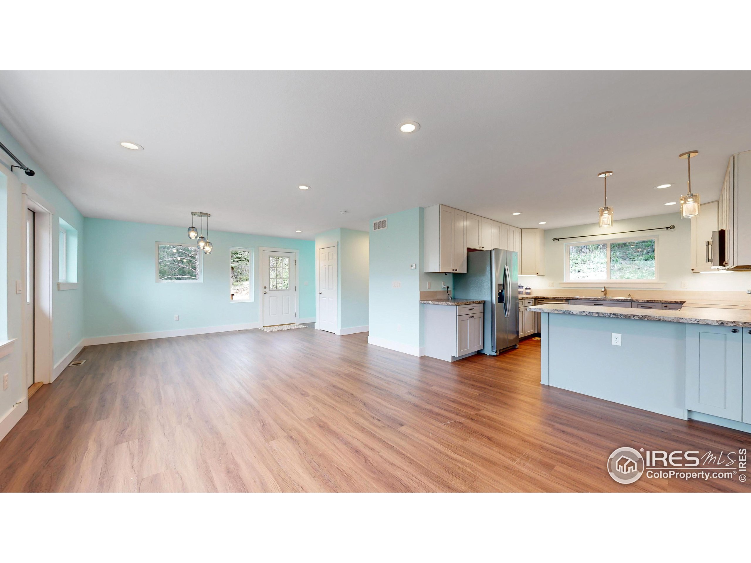 922 Easton Rd