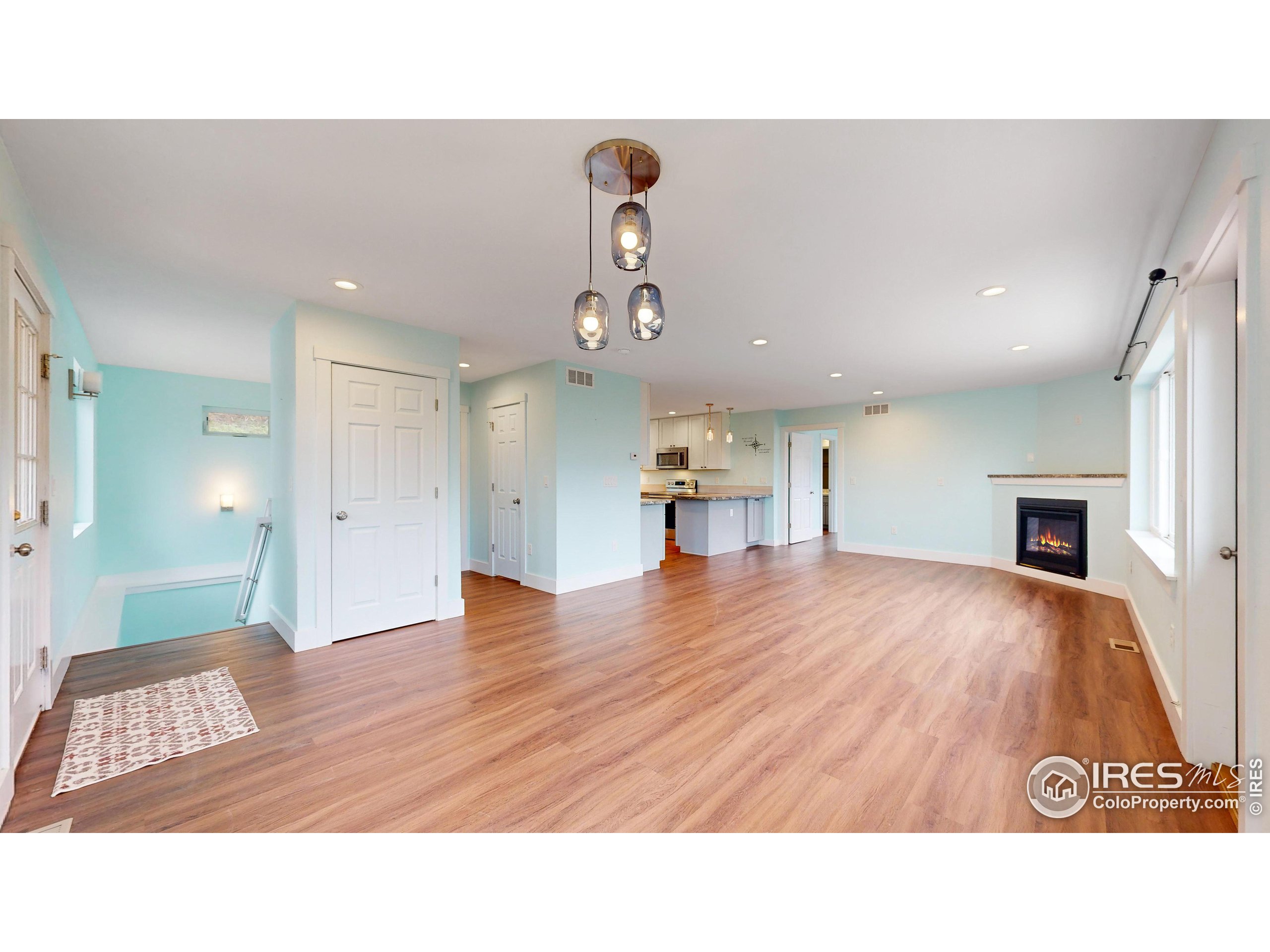 922 Easton Rd