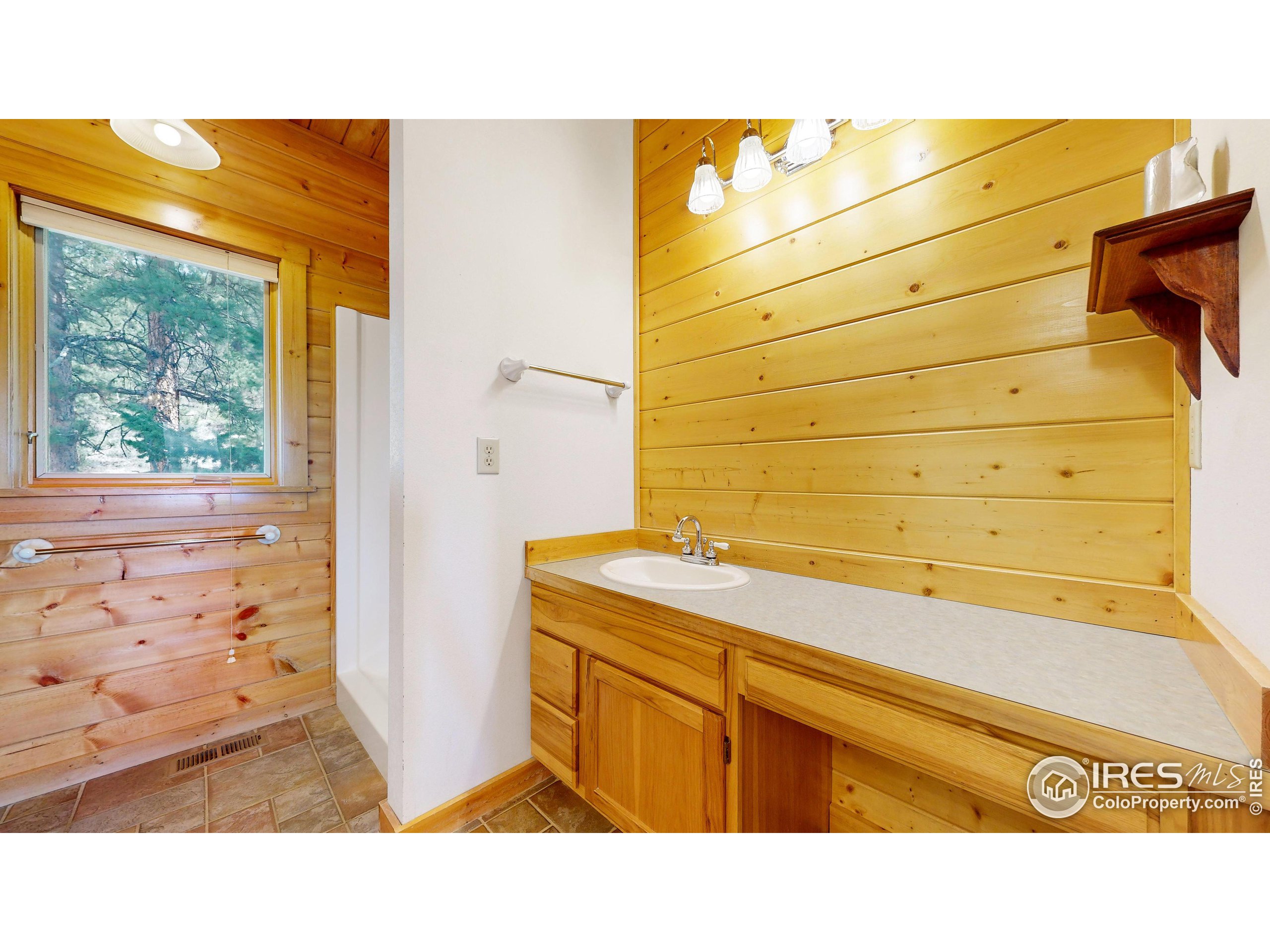 38 Overlook Ln