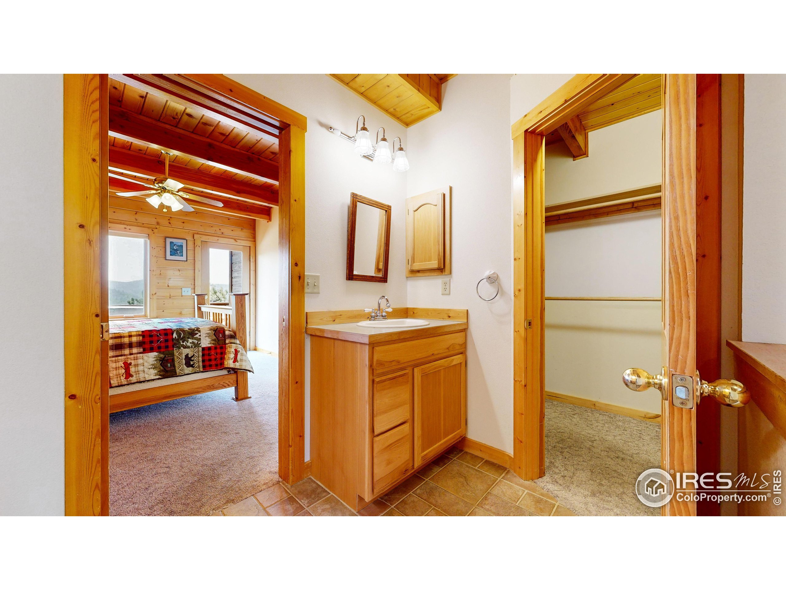 38 Overlook Ln