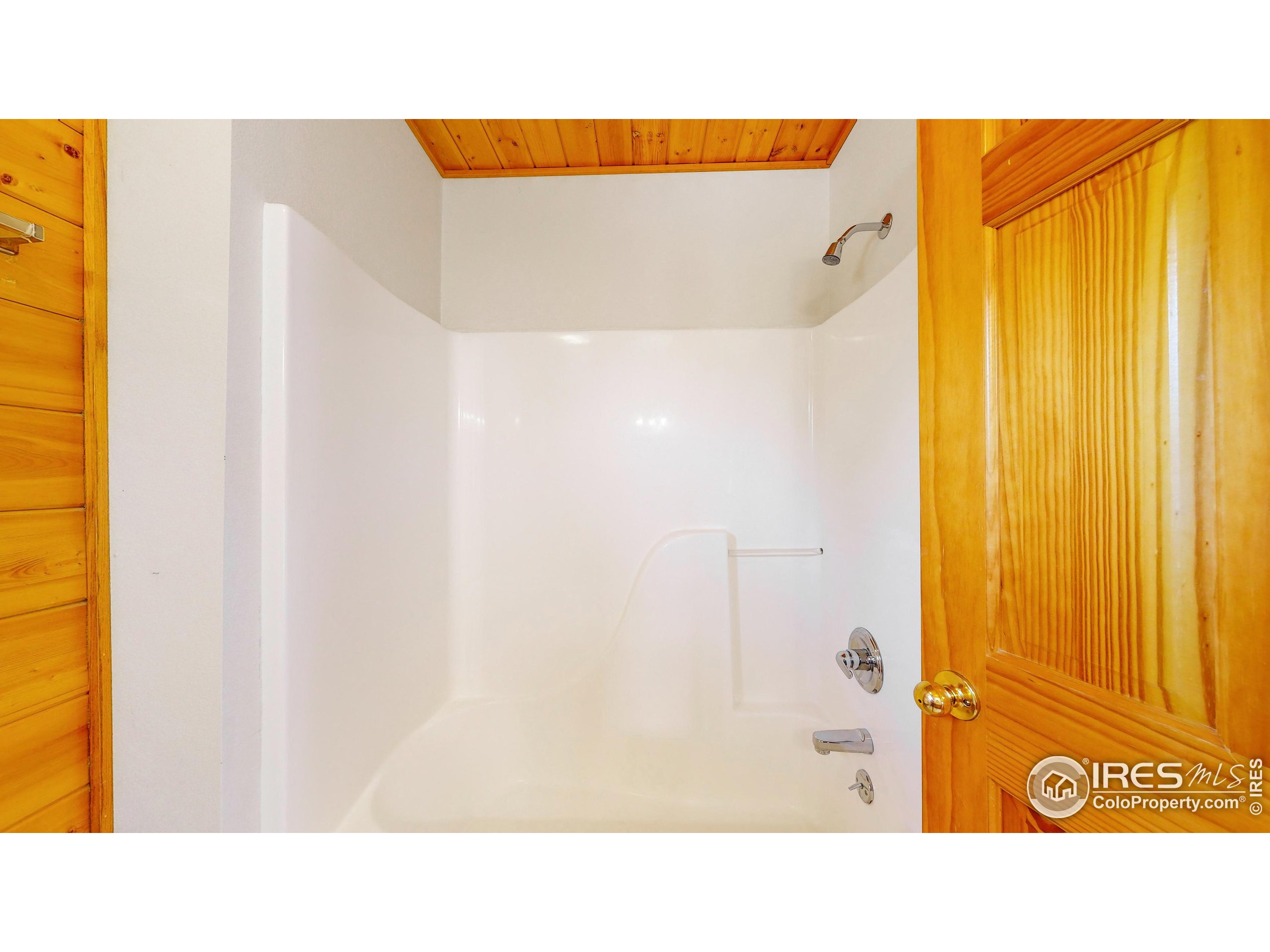 38 Overlook Ln