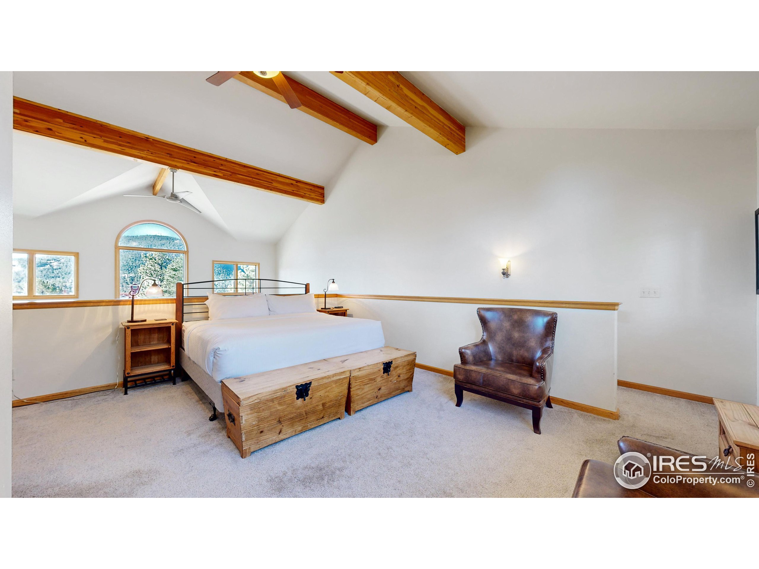 305 Overlook Ln