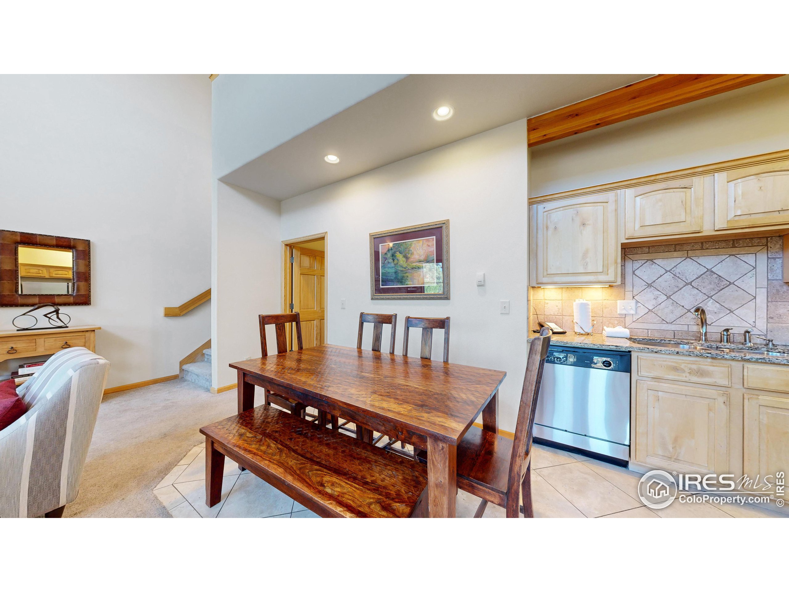 305 Overlook Ln