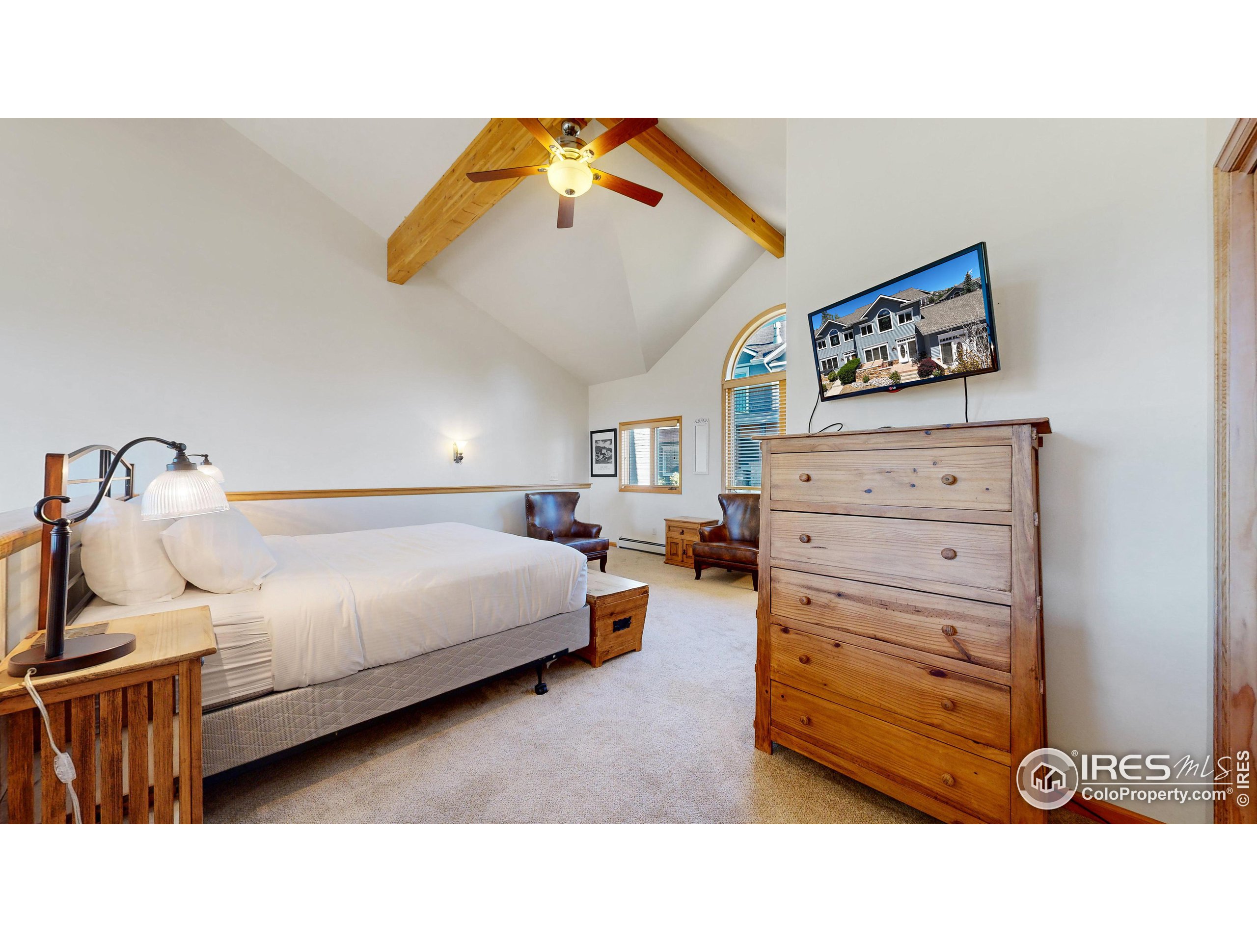 305 Overlook Ln