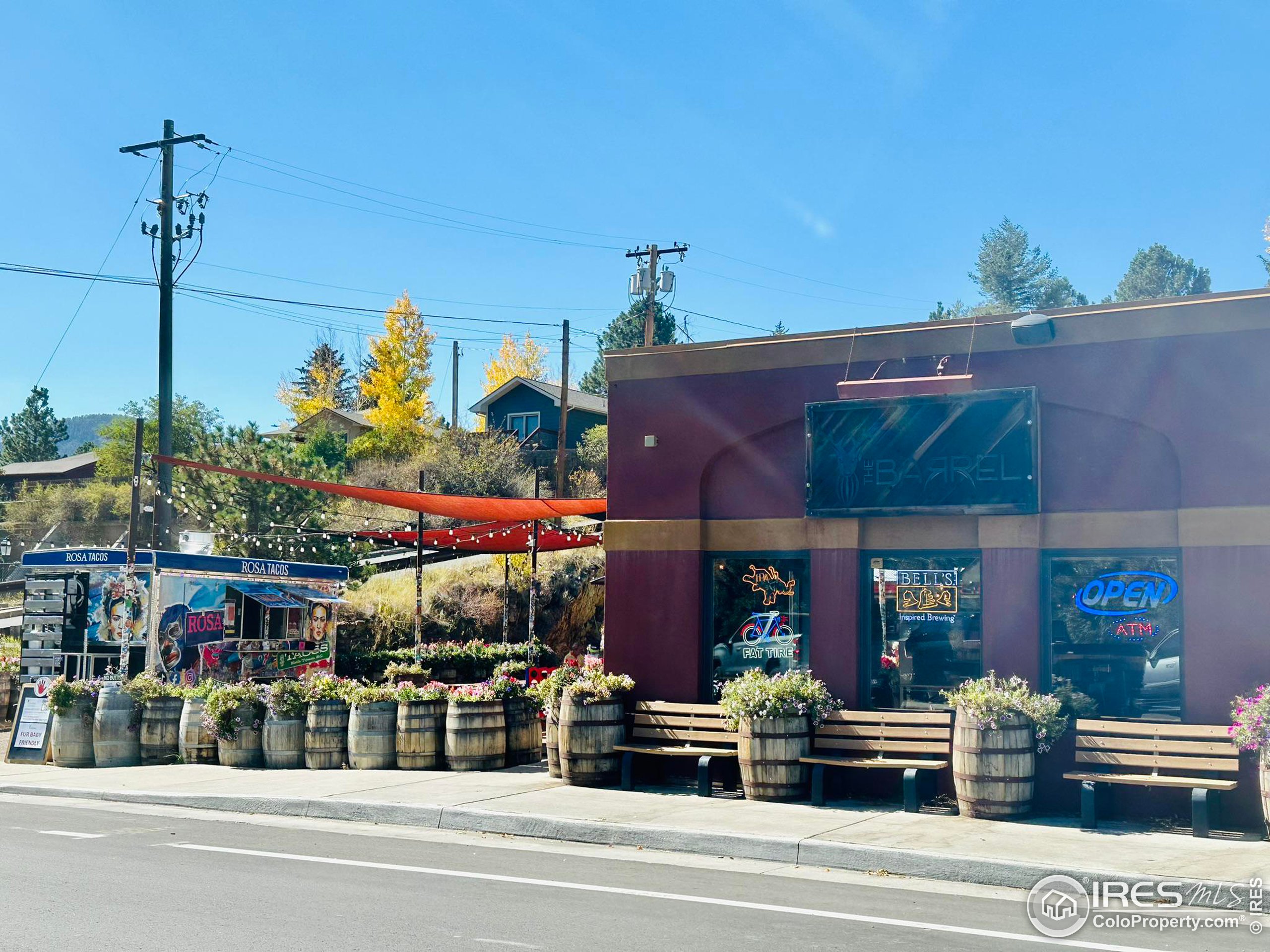 253 E Riverside Dr