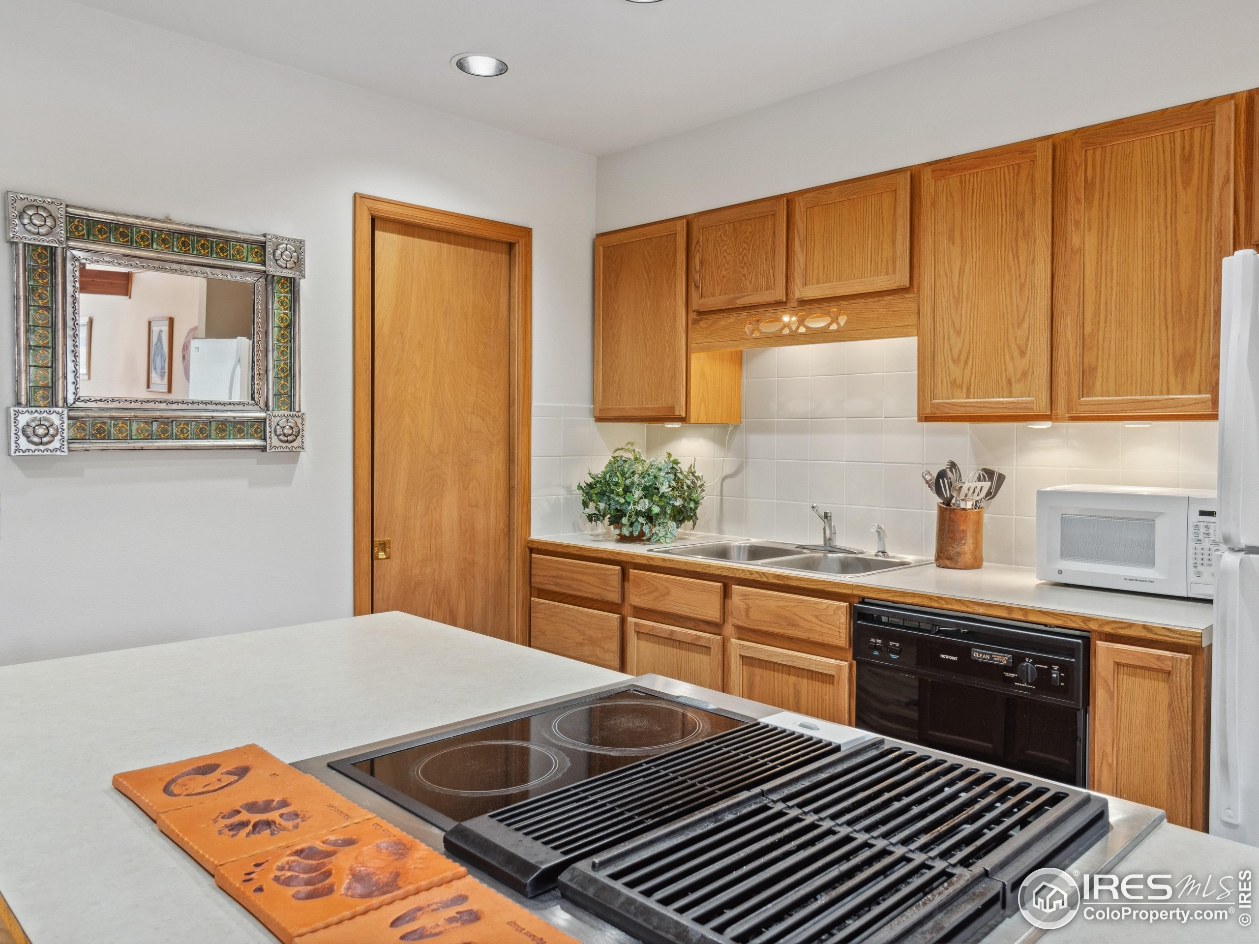 300 Far View Dr 16