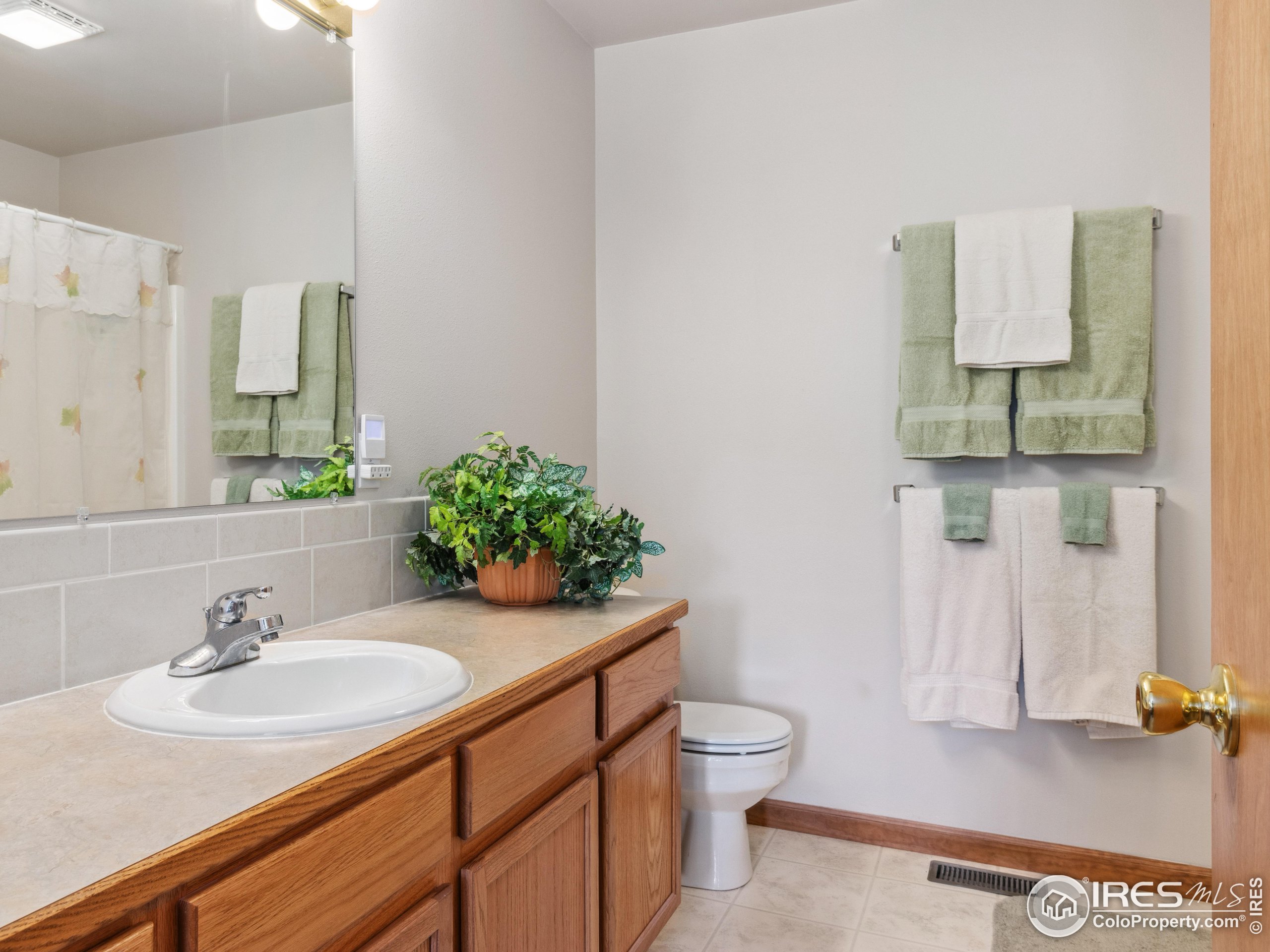 300 Far View Dr 16