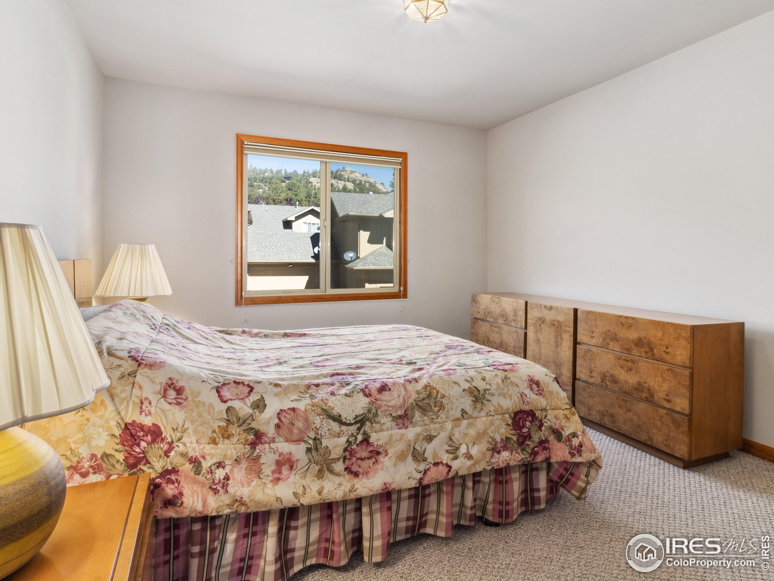 300 Far View Dr 16