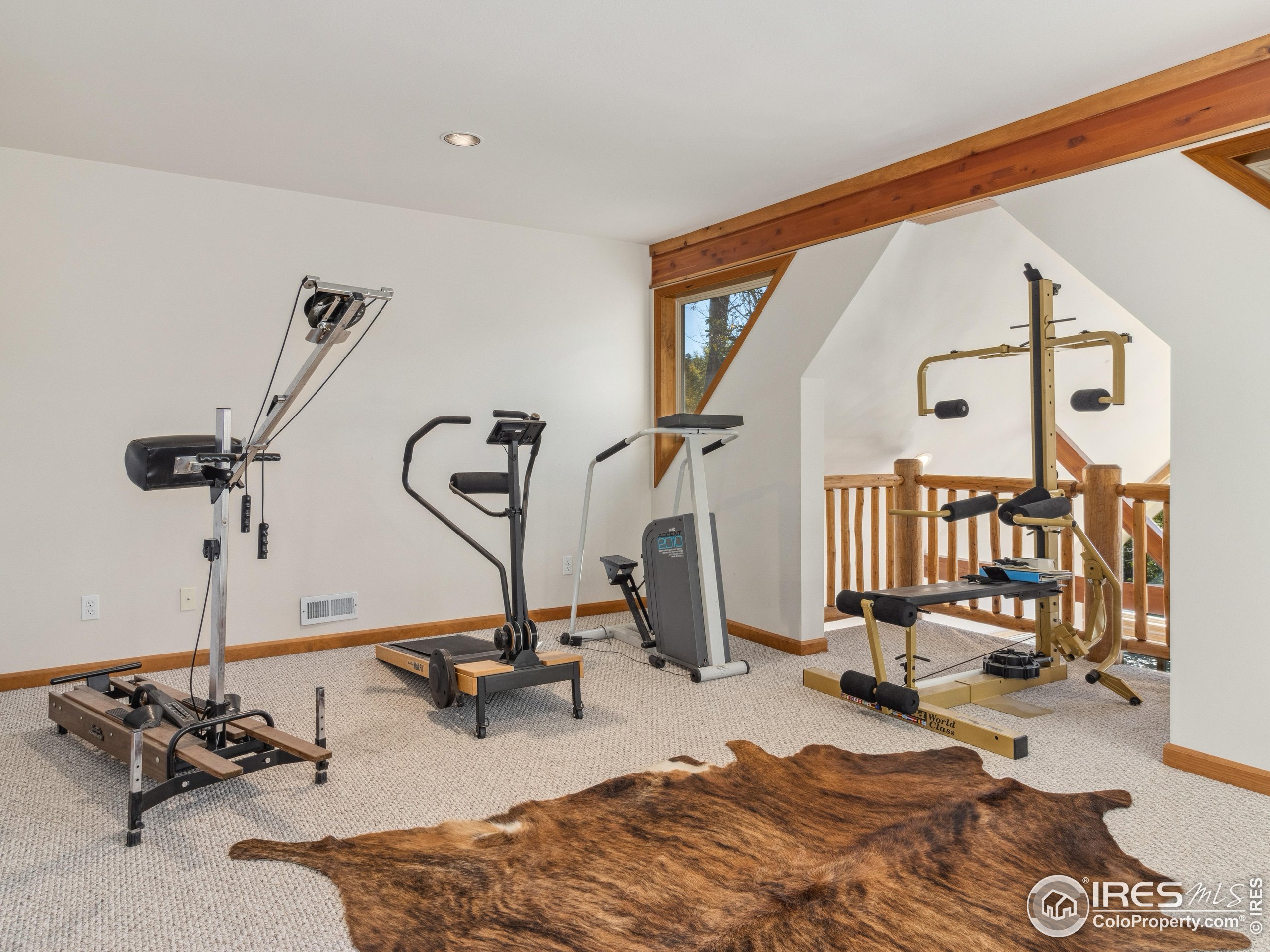 300 Far View Dr 16