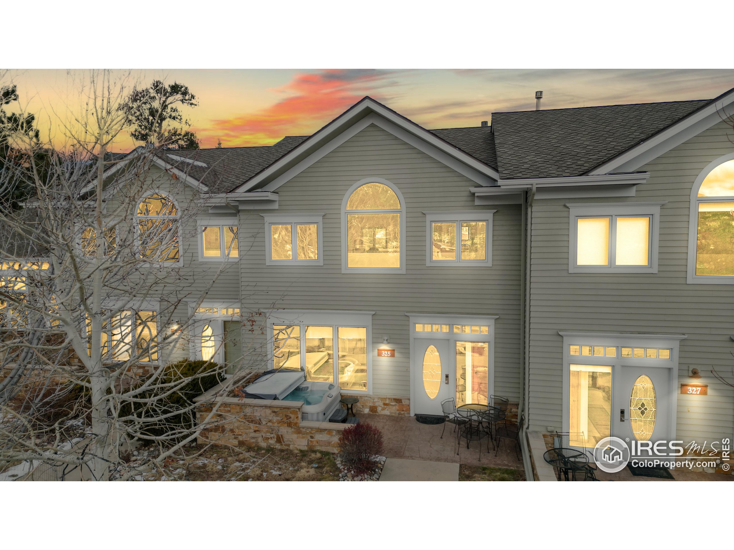 325 Overlook Ln