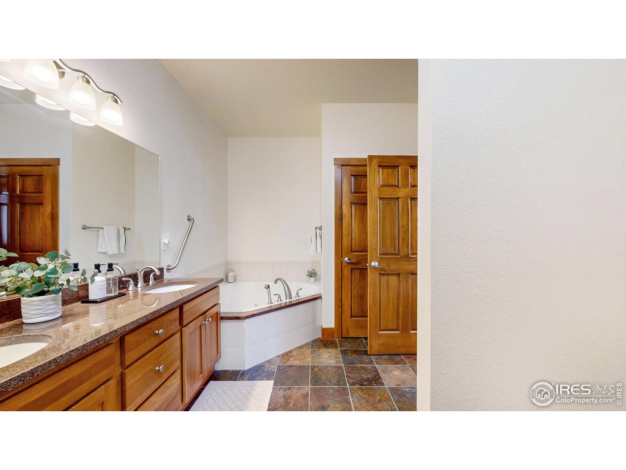 221 Twin Owls Ln F-6