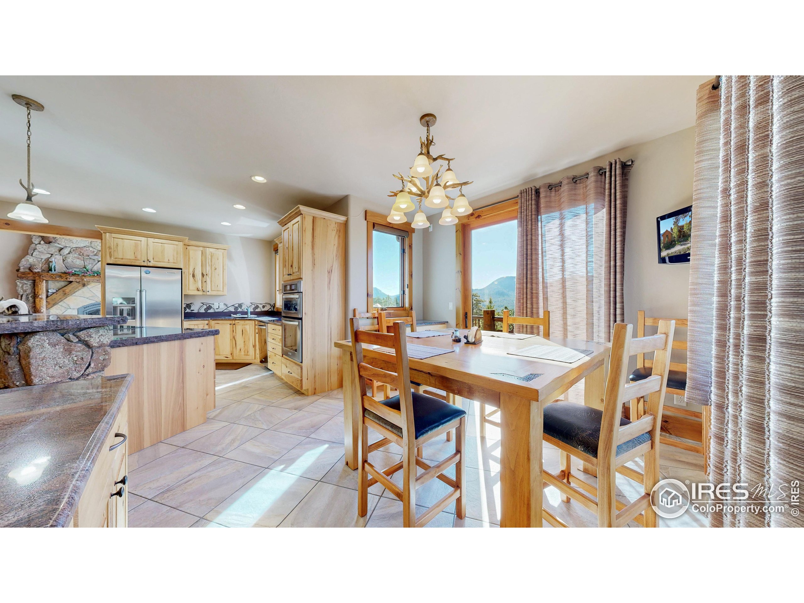 1049 Pine Knoll Dr