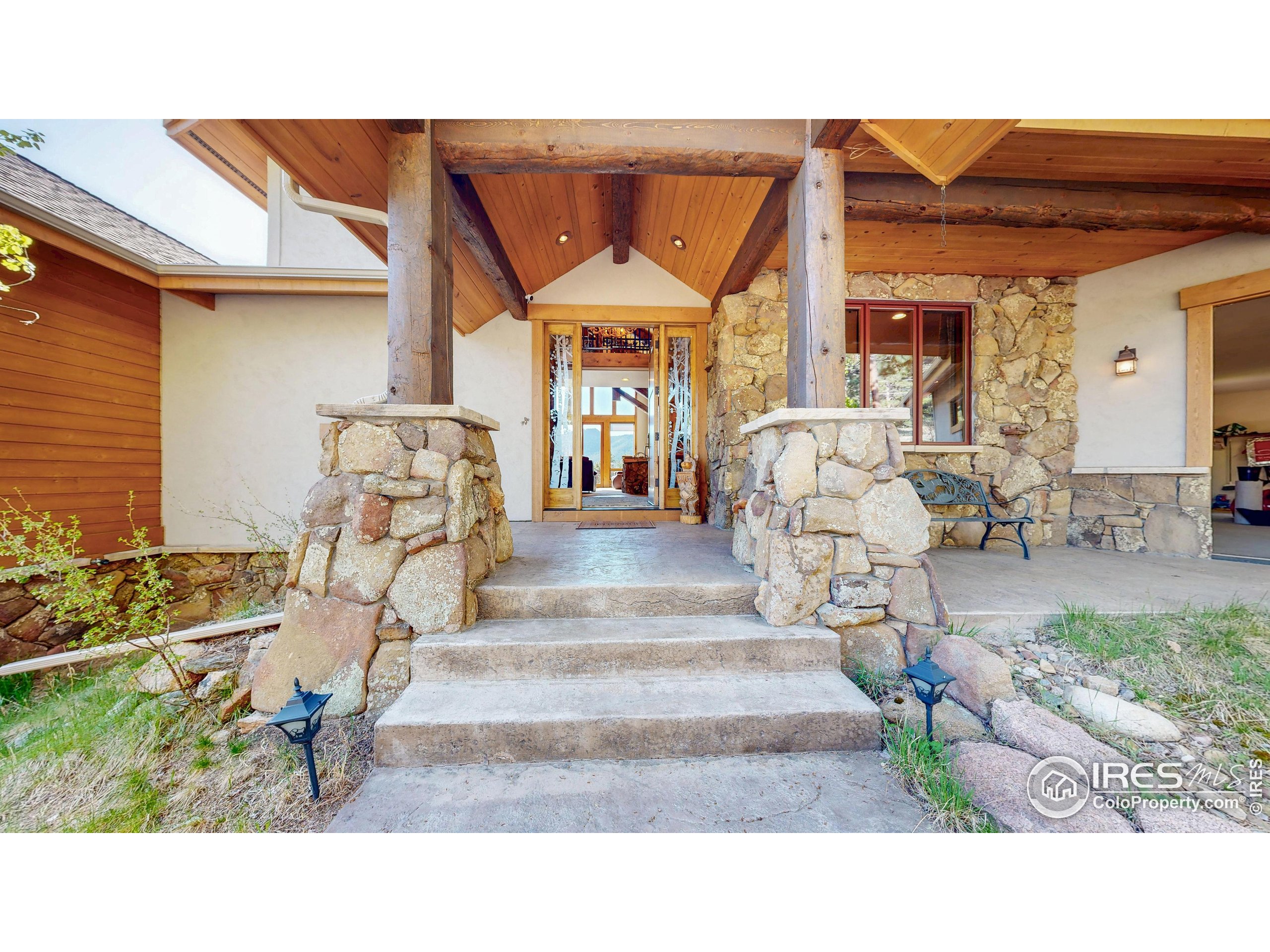 1049 Pine Knoll Dr