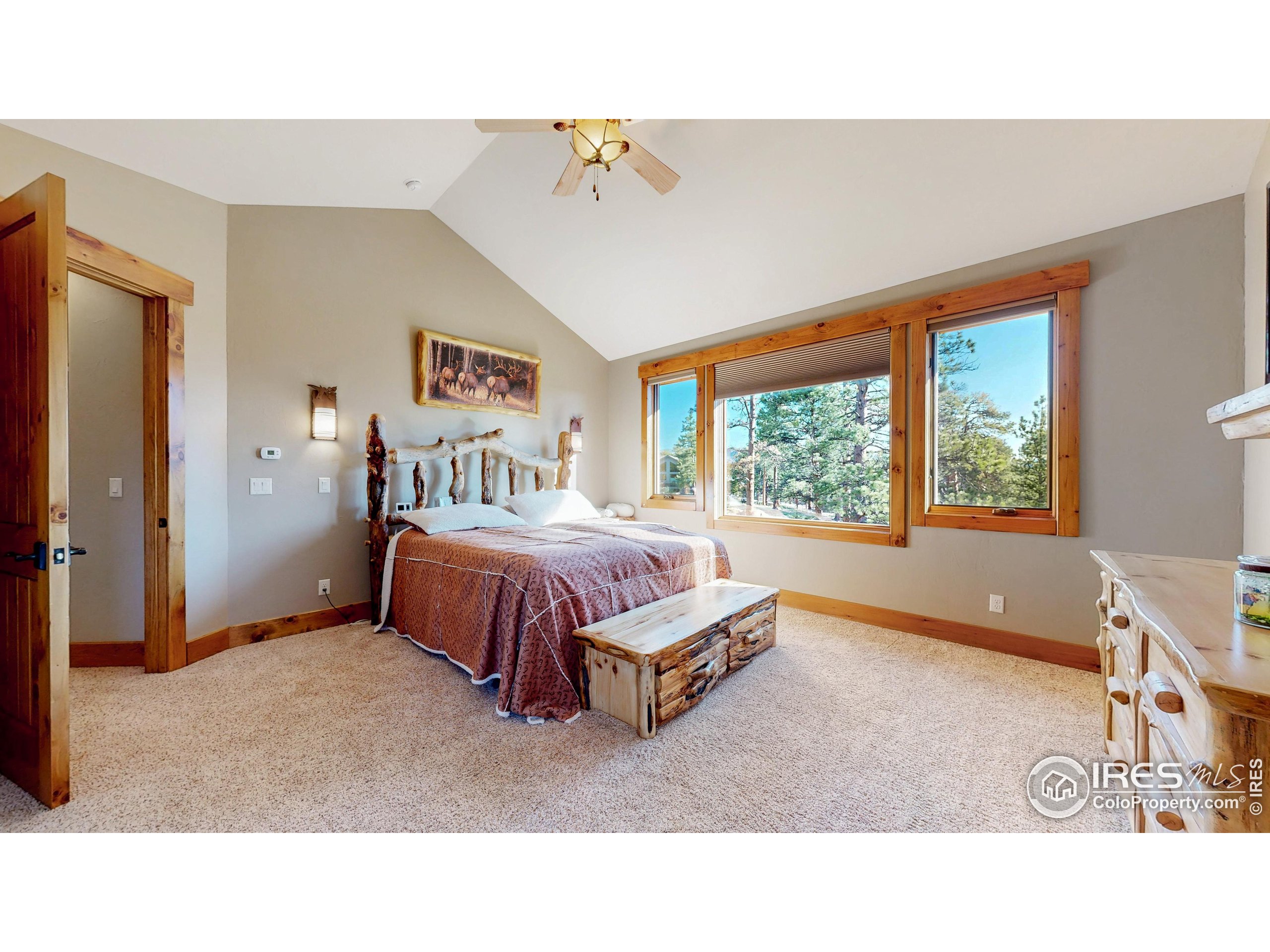 1049 Pine Knoll Dr