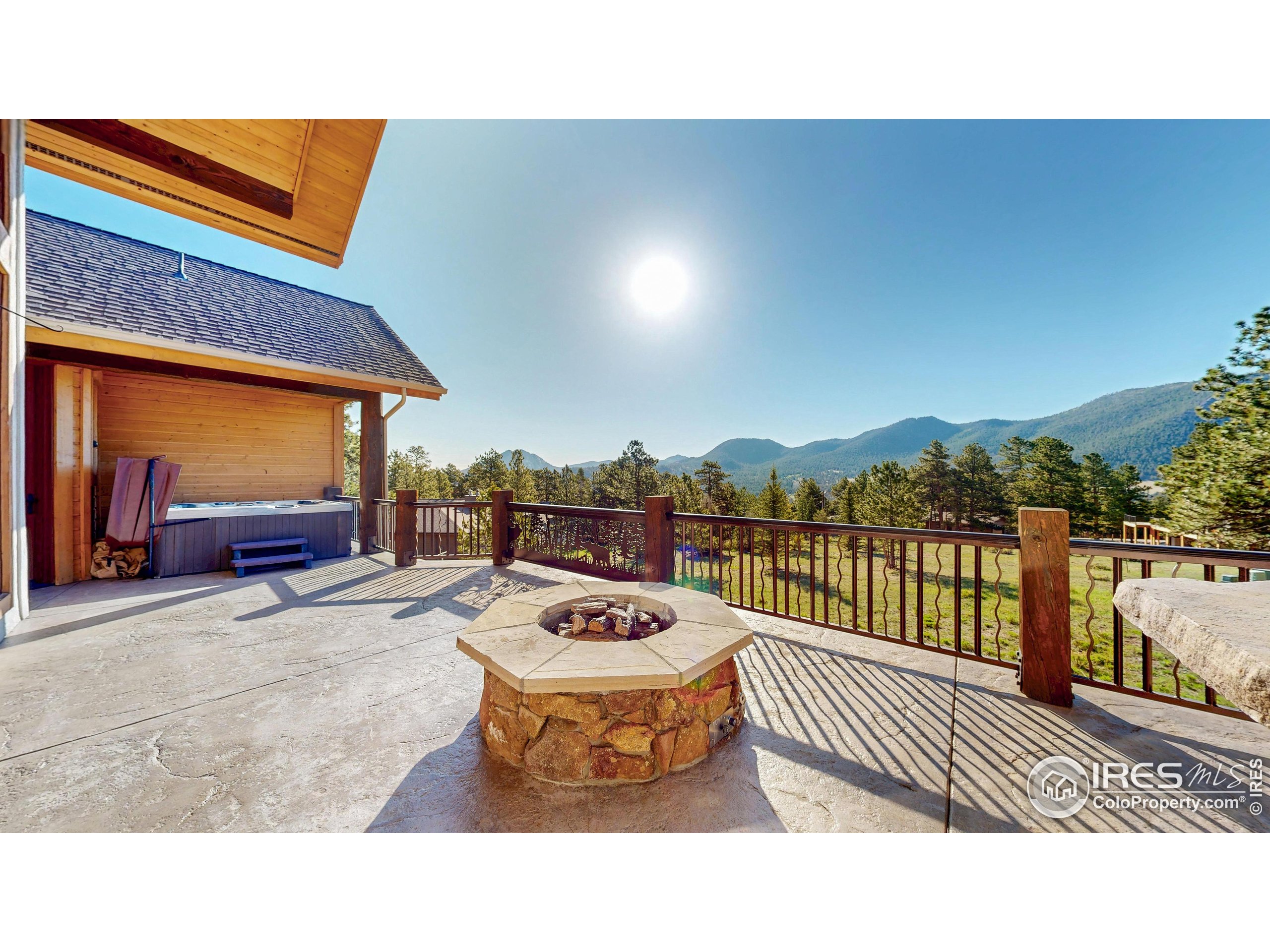 1049 Pine Knoll Dr