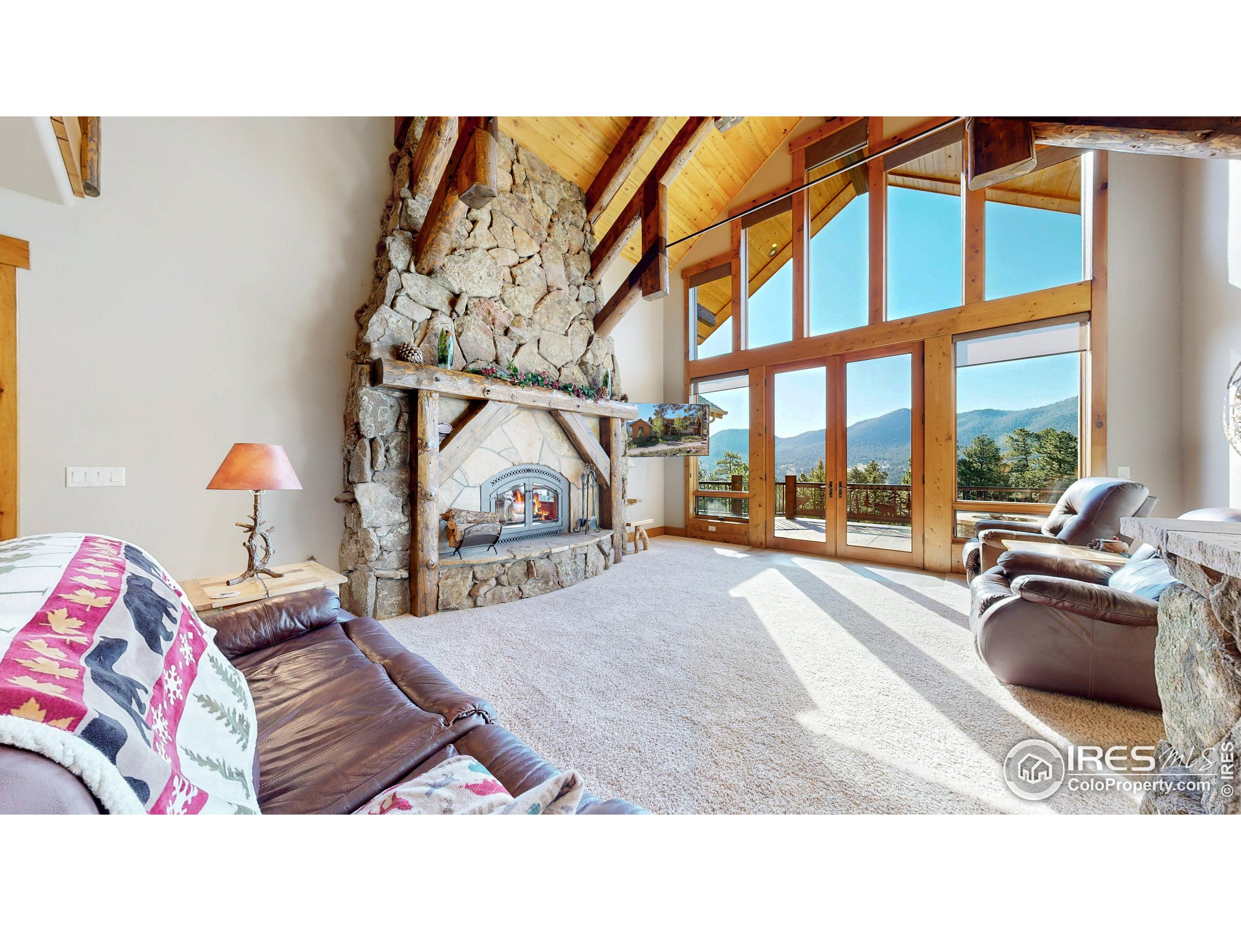 1049 Pine Knoll Dr