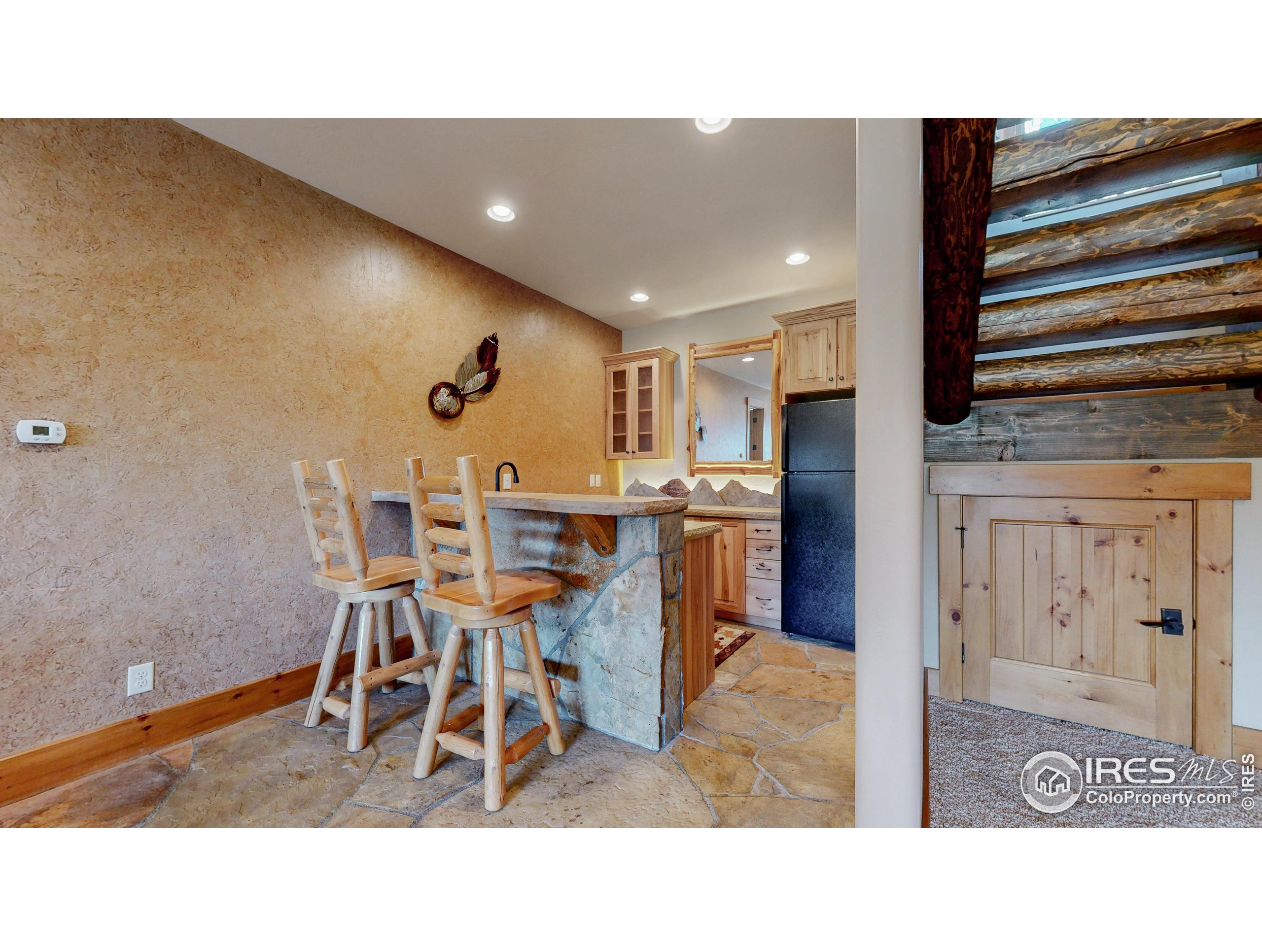 1049 Pine Knoll Dr