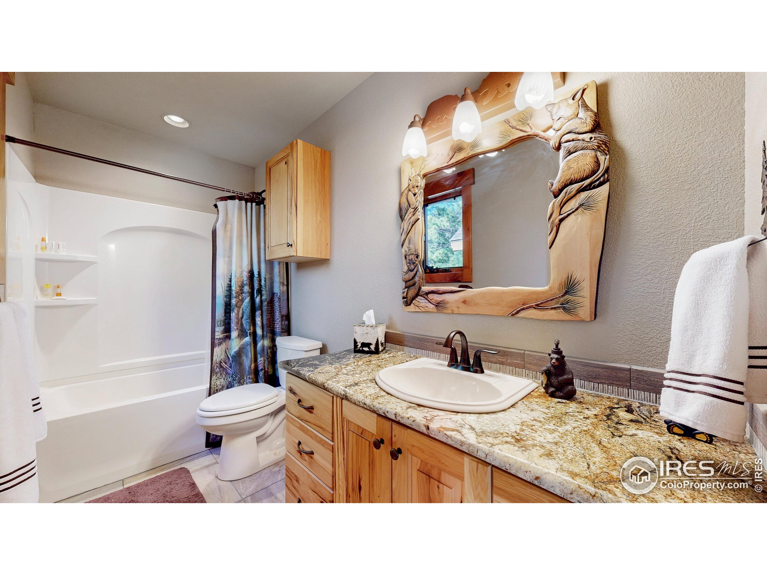 1049 Pine Knoll Dr
