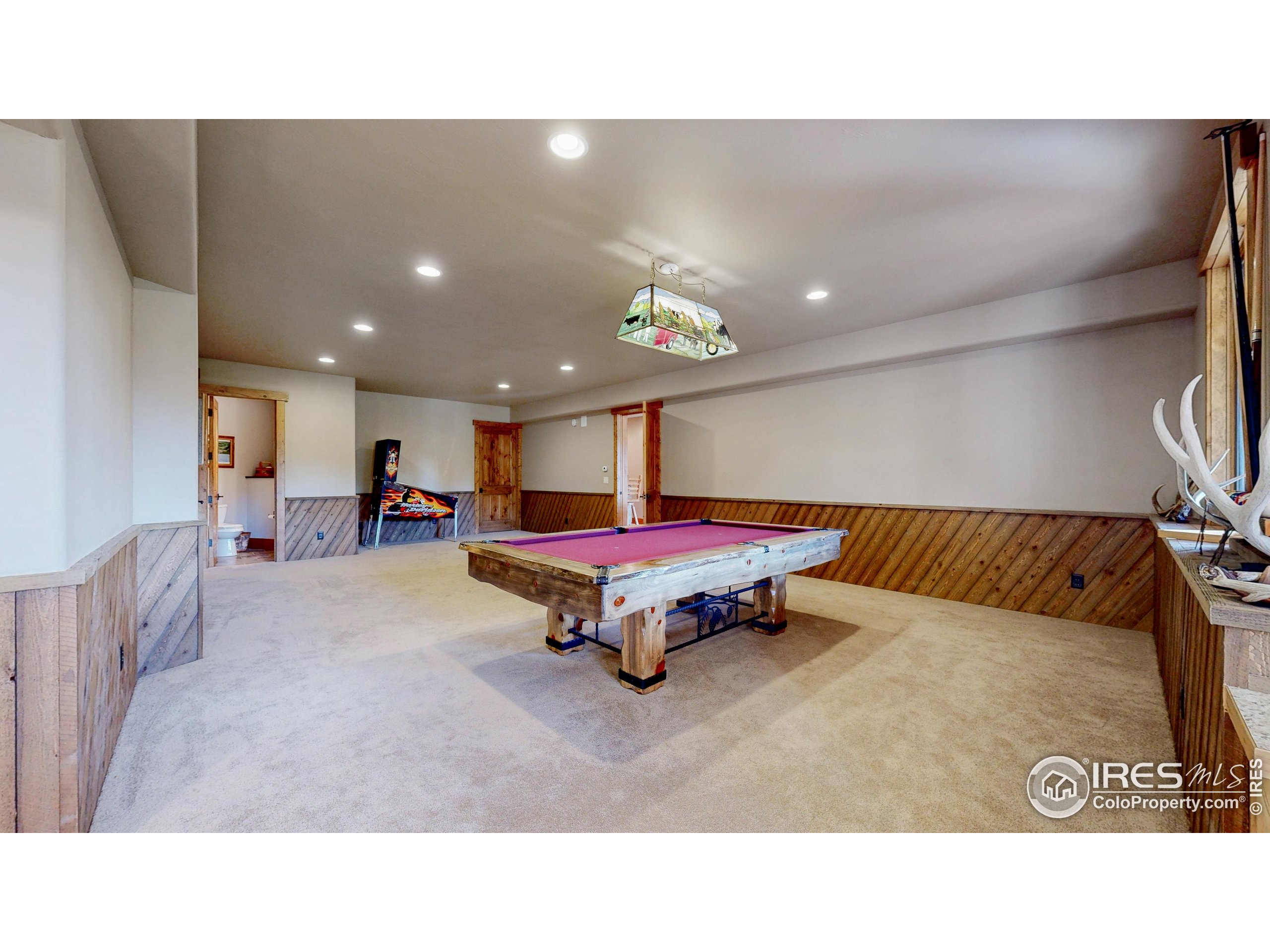 1049 Pine Knoll Dr