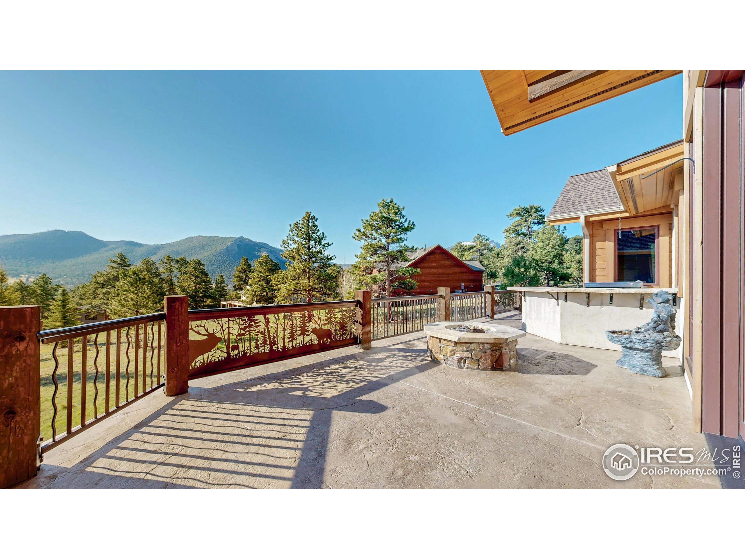 1049 Pine Knoll Dr
