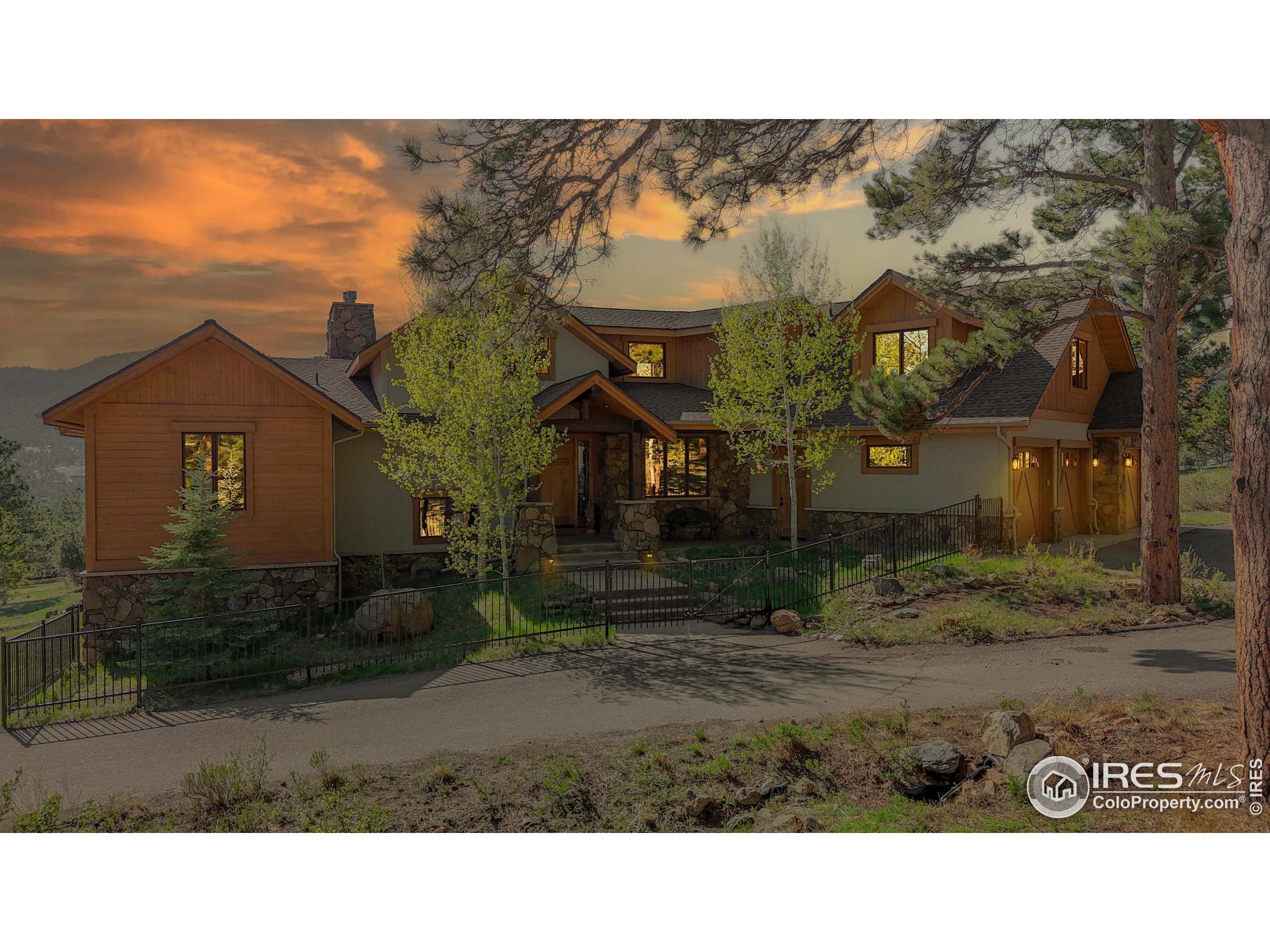1049 Pine Knoll Dr