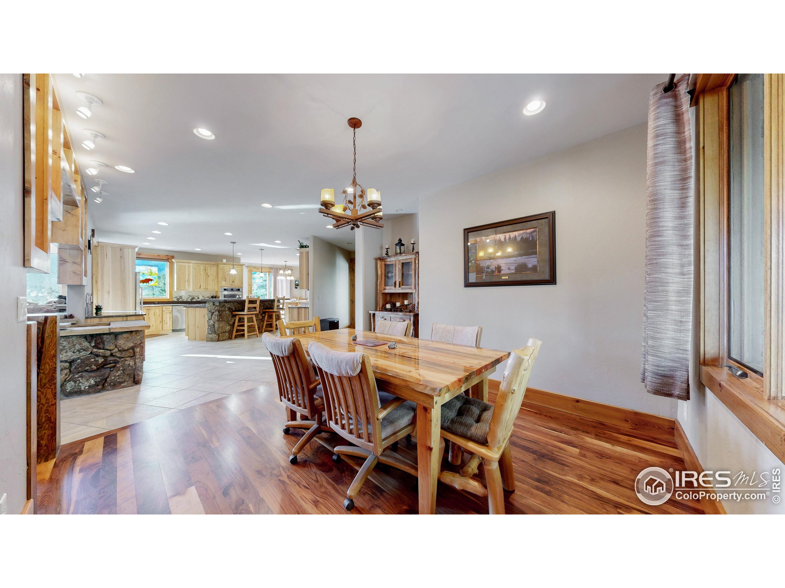 1049 Pine Knoll Dr