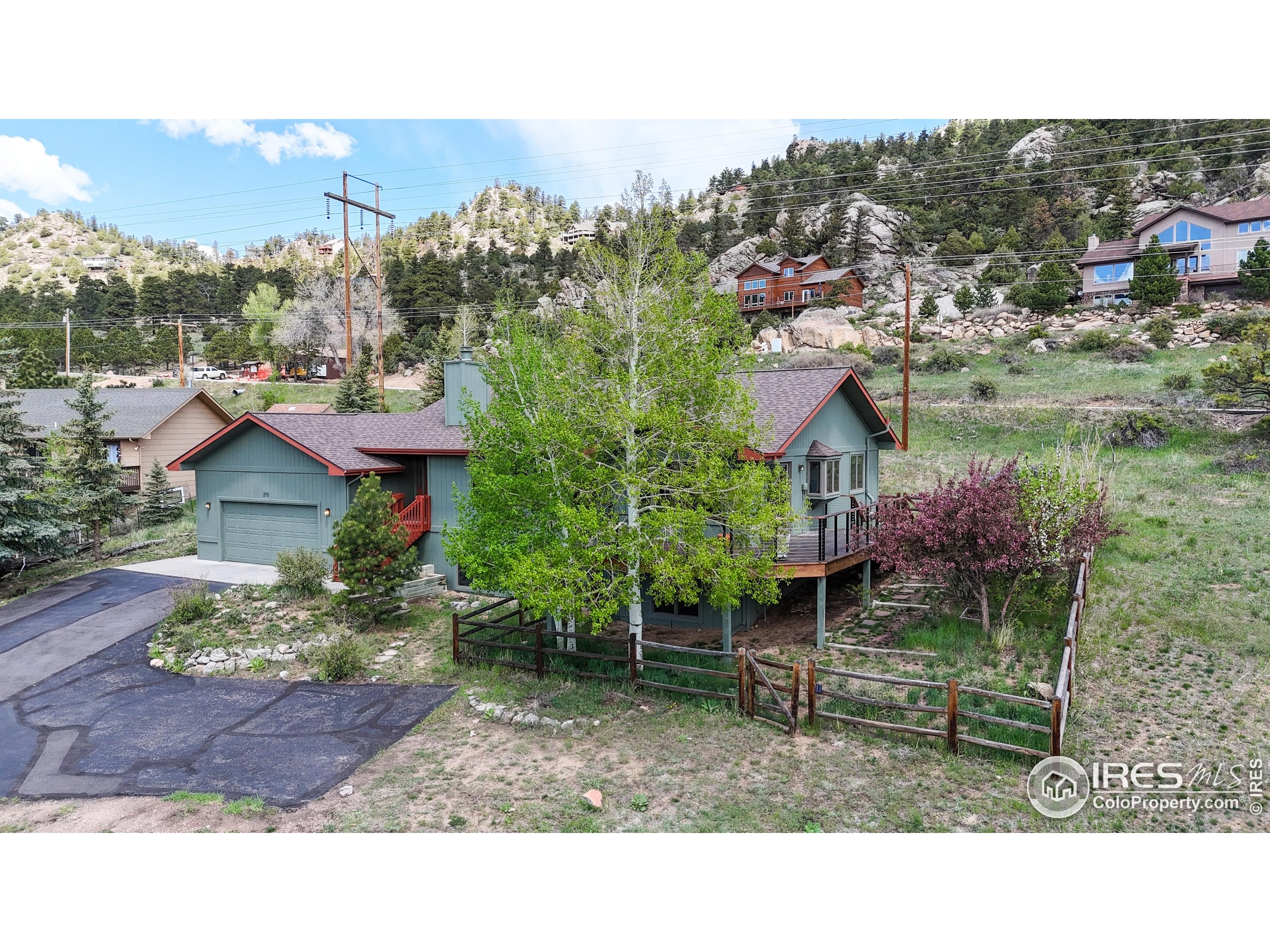 275 Solomon Dr