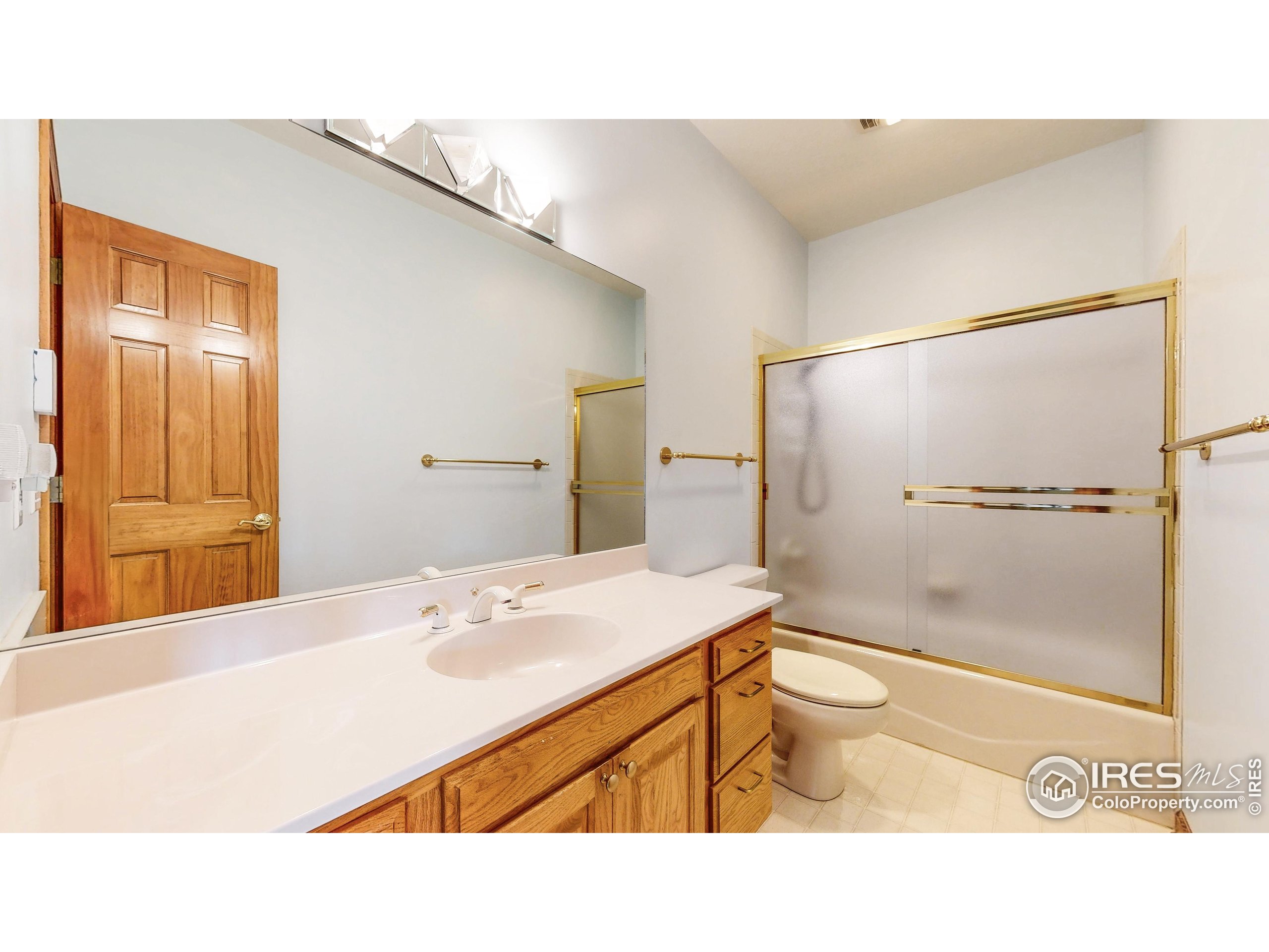 275 Solomon Dr