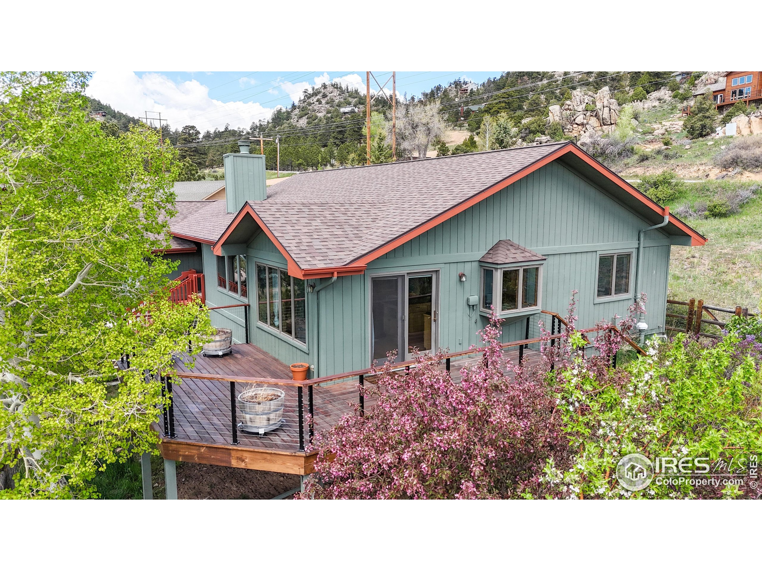 275 Solomon Dr