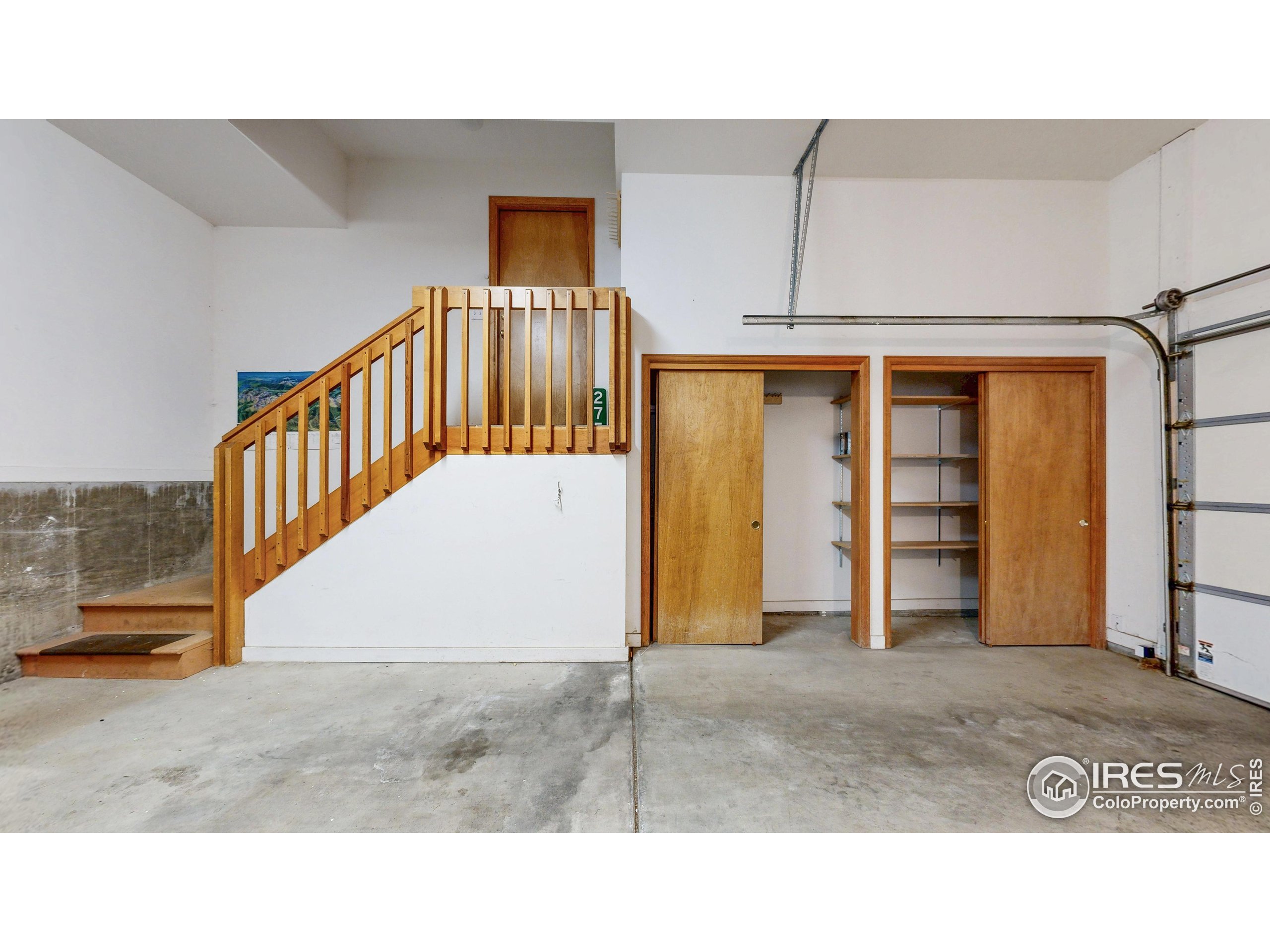 275 Solomon Dr