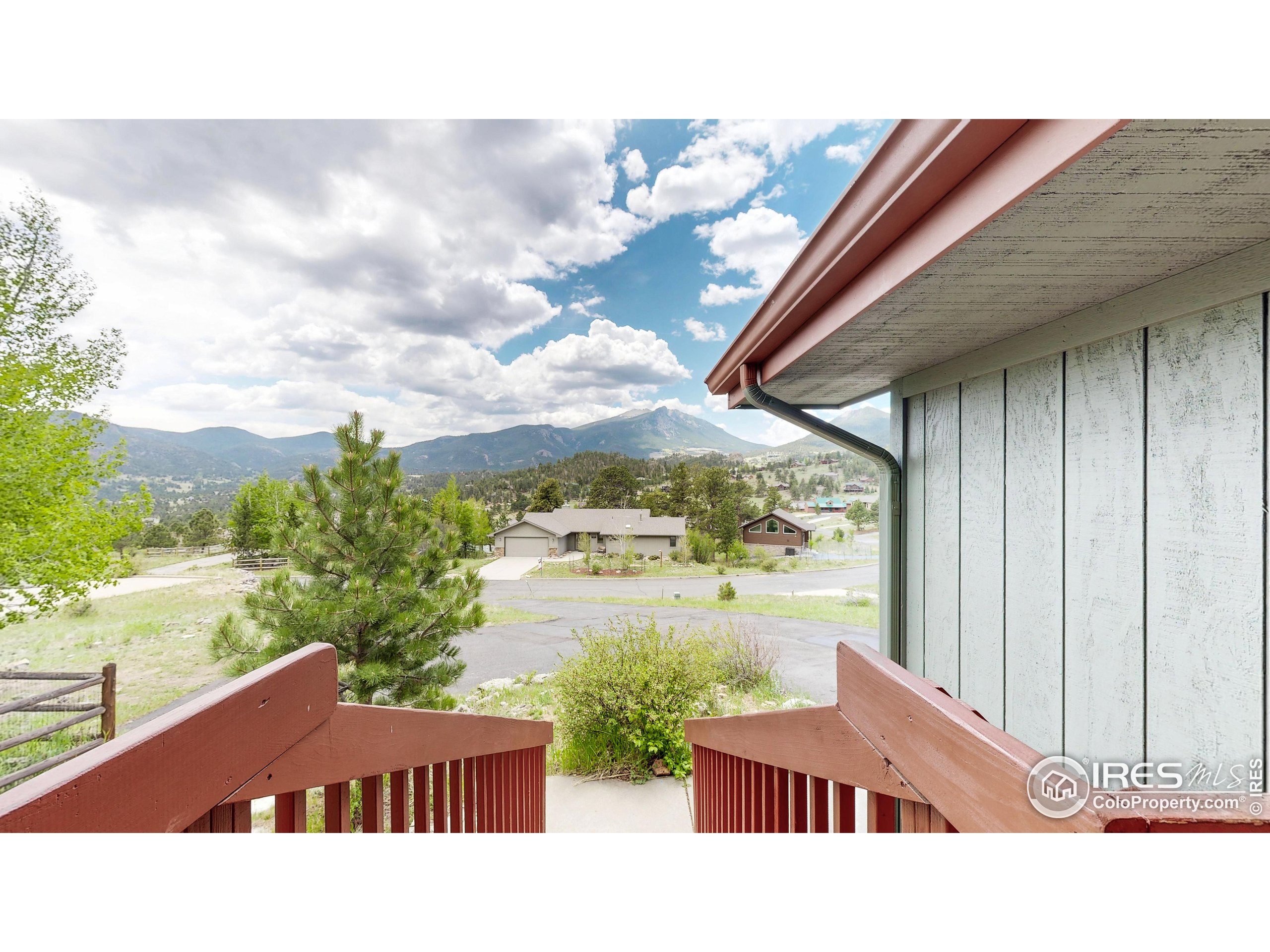 275 Solomon Dr