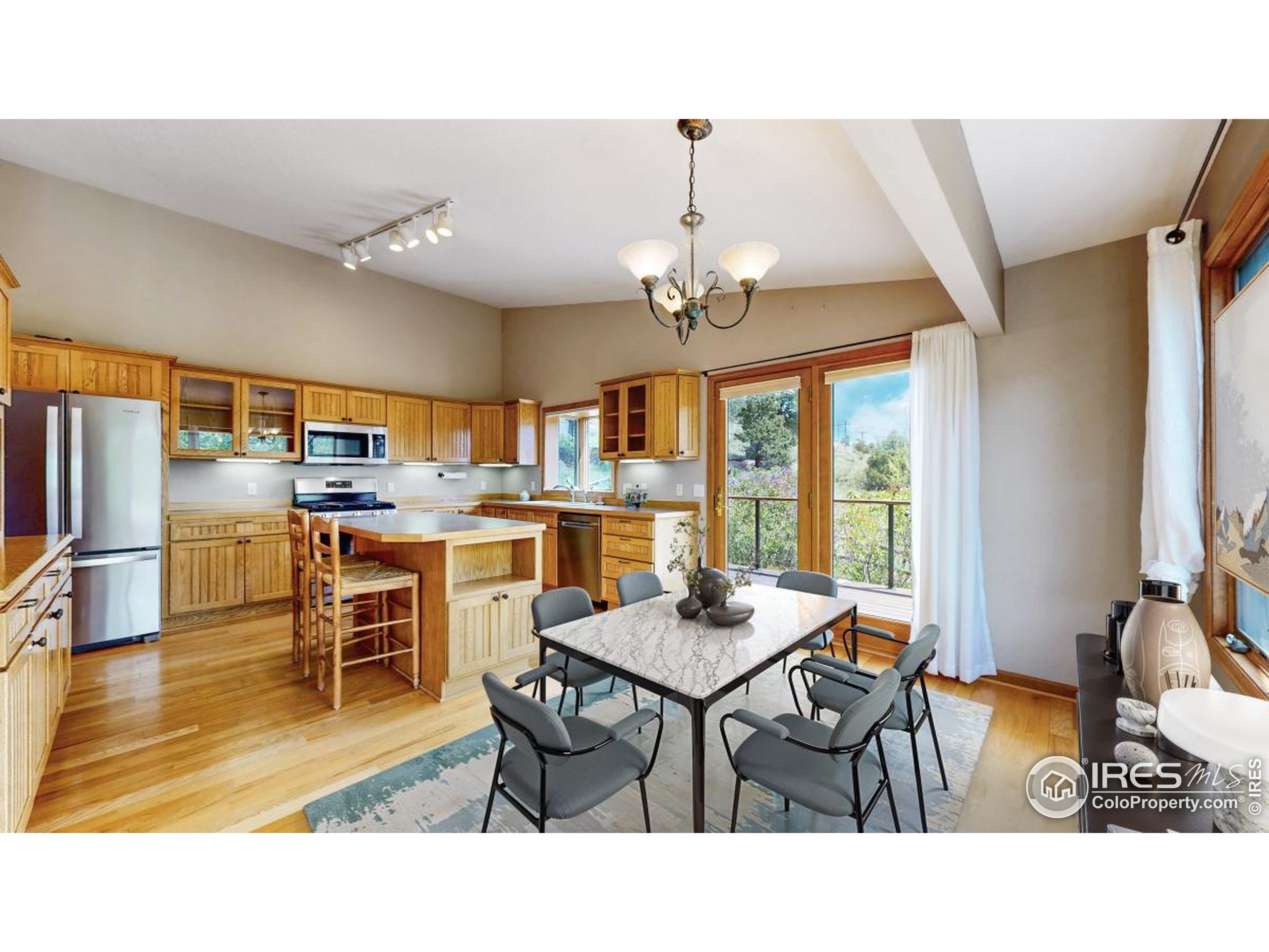 275 Solomon Dr