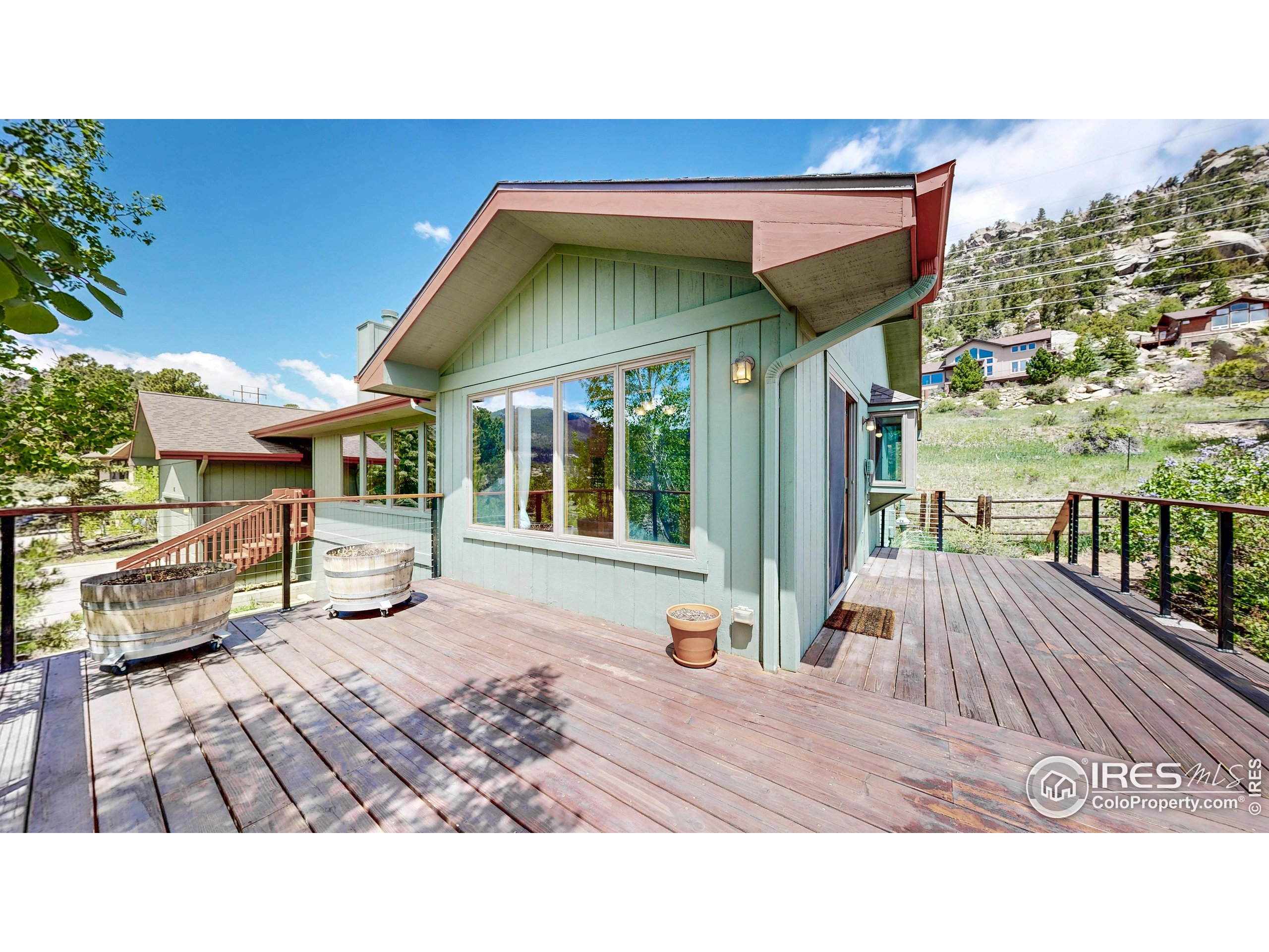 275 Solomon Dr